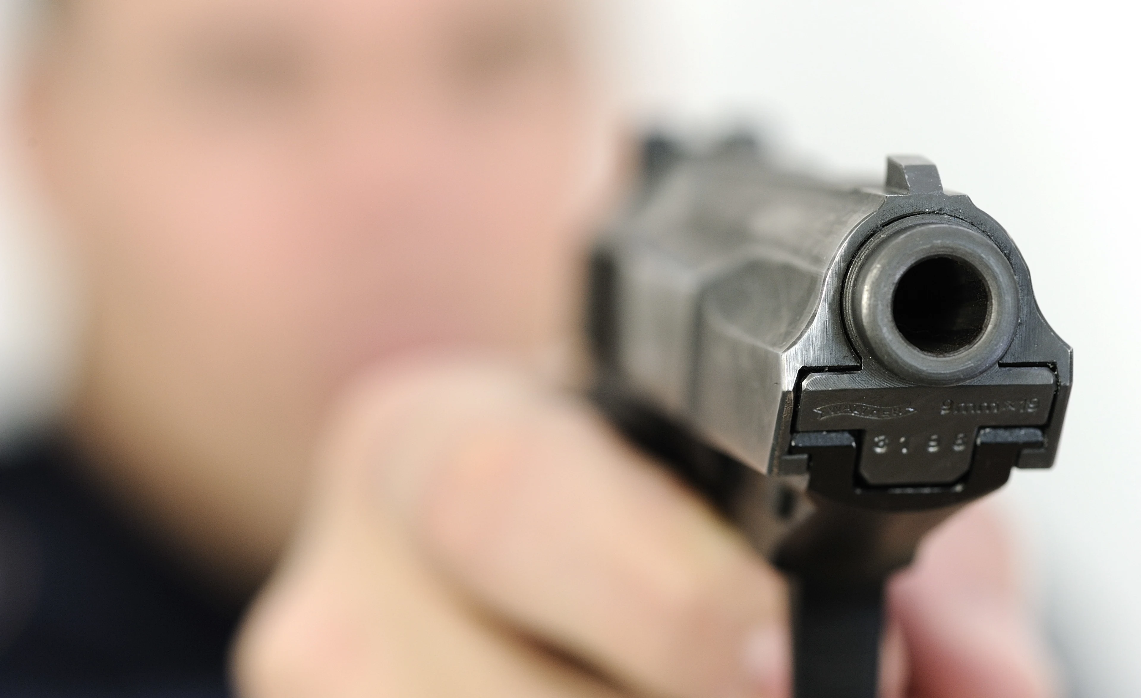 Politie lost waarschuwingsschot bij arrestatie in Alblasserdam