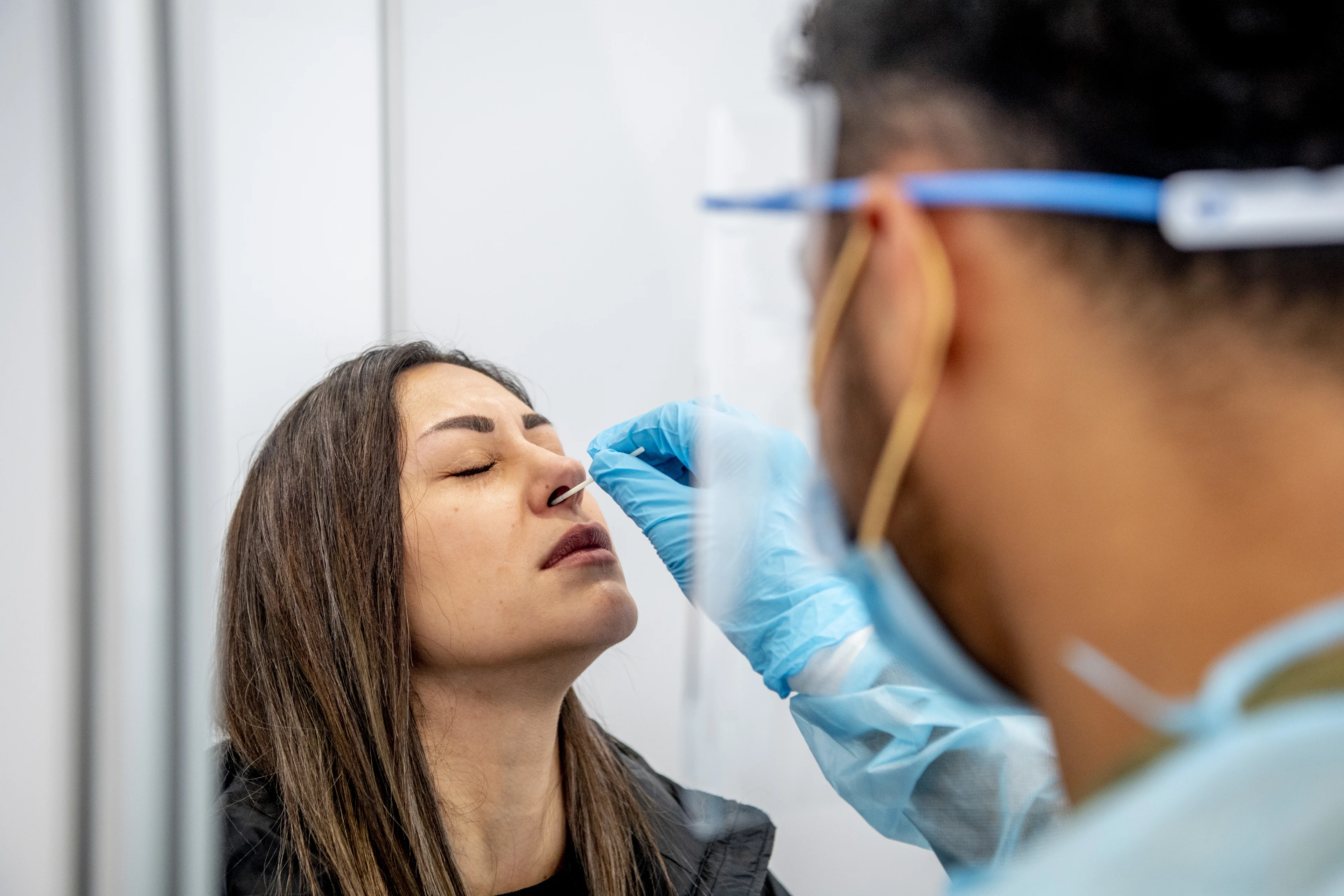 Hoogste aantal nieuwe besmettingen ooit, wel weer afname aantal coronapatiënten in ziekenhuis
