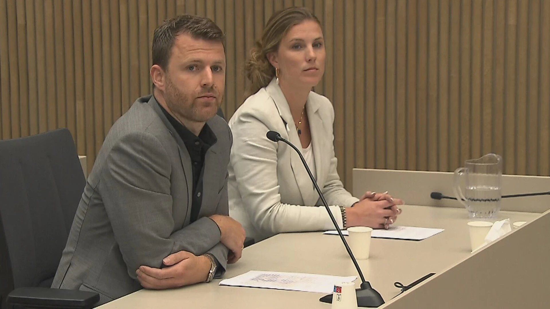 Kinderen Peter R. de Vries emotioneel tijdens spreekrecht: 'Mijn vader was een held'