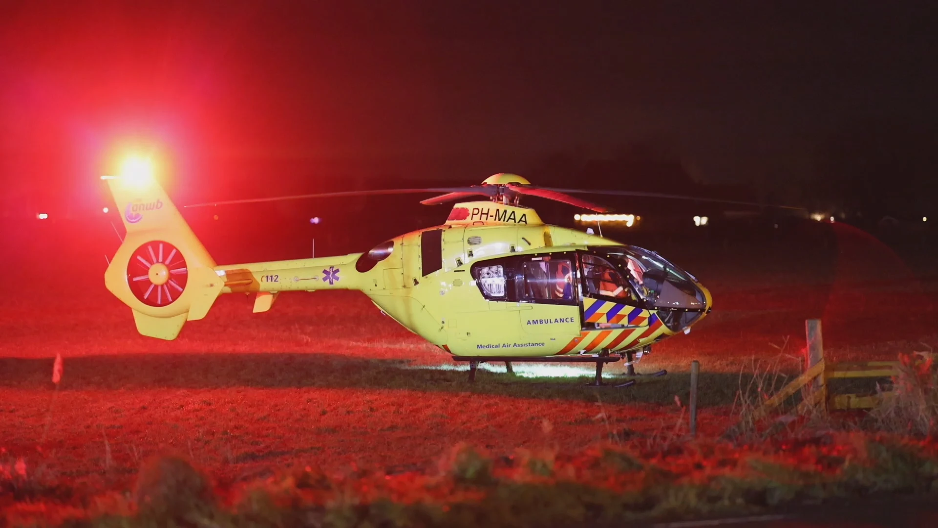 Auto belandt in water in Warns, bestuurder (71) overlijdt