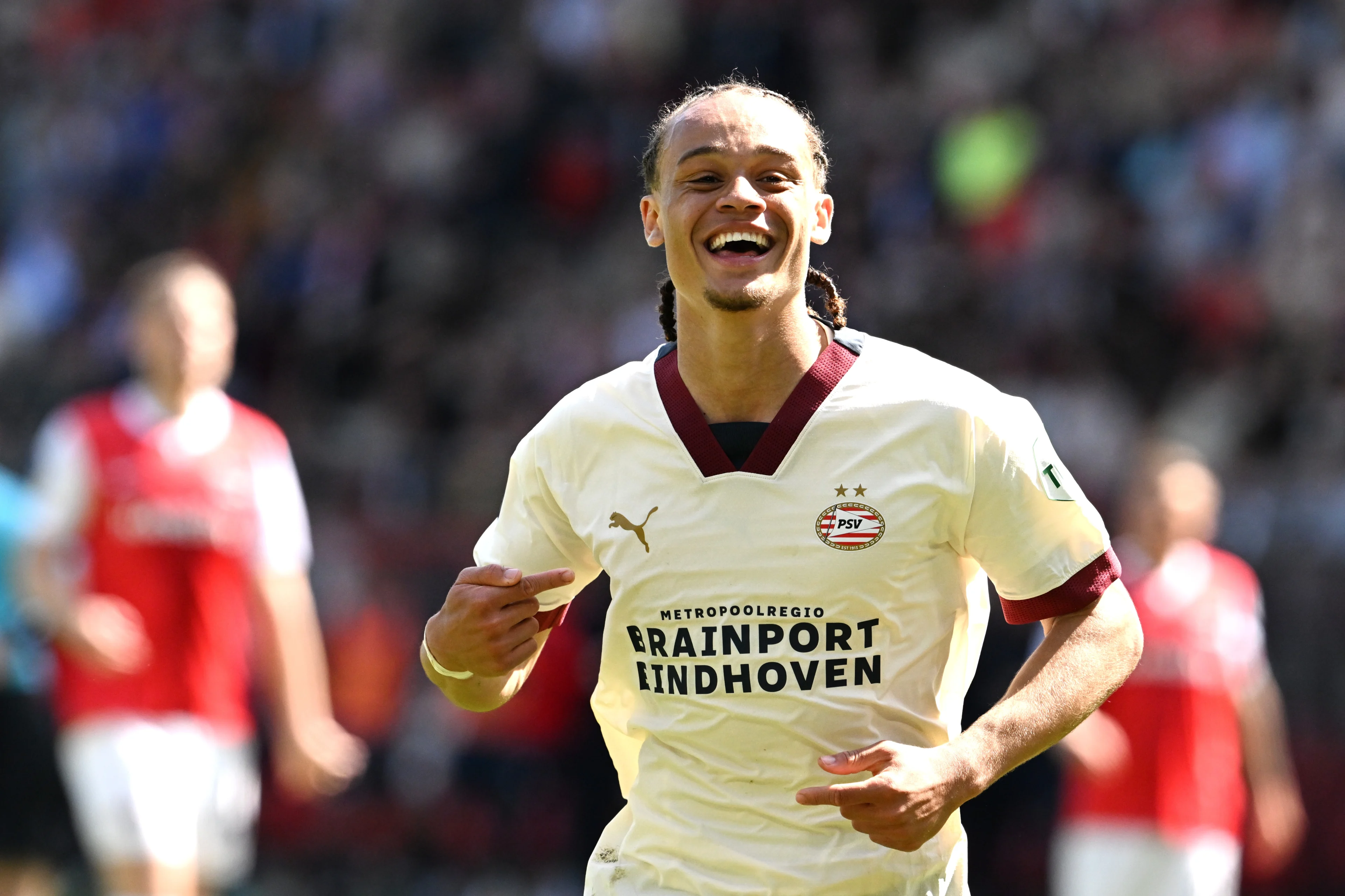 PSV'er Xavi Simons verlaat trainingskamp voor terugkeer naar PSG