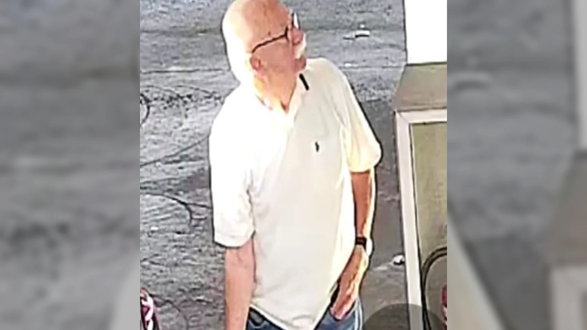 Politie naarstig op zoek naar vermiste man van 82, beelden bij tankstation duiken op