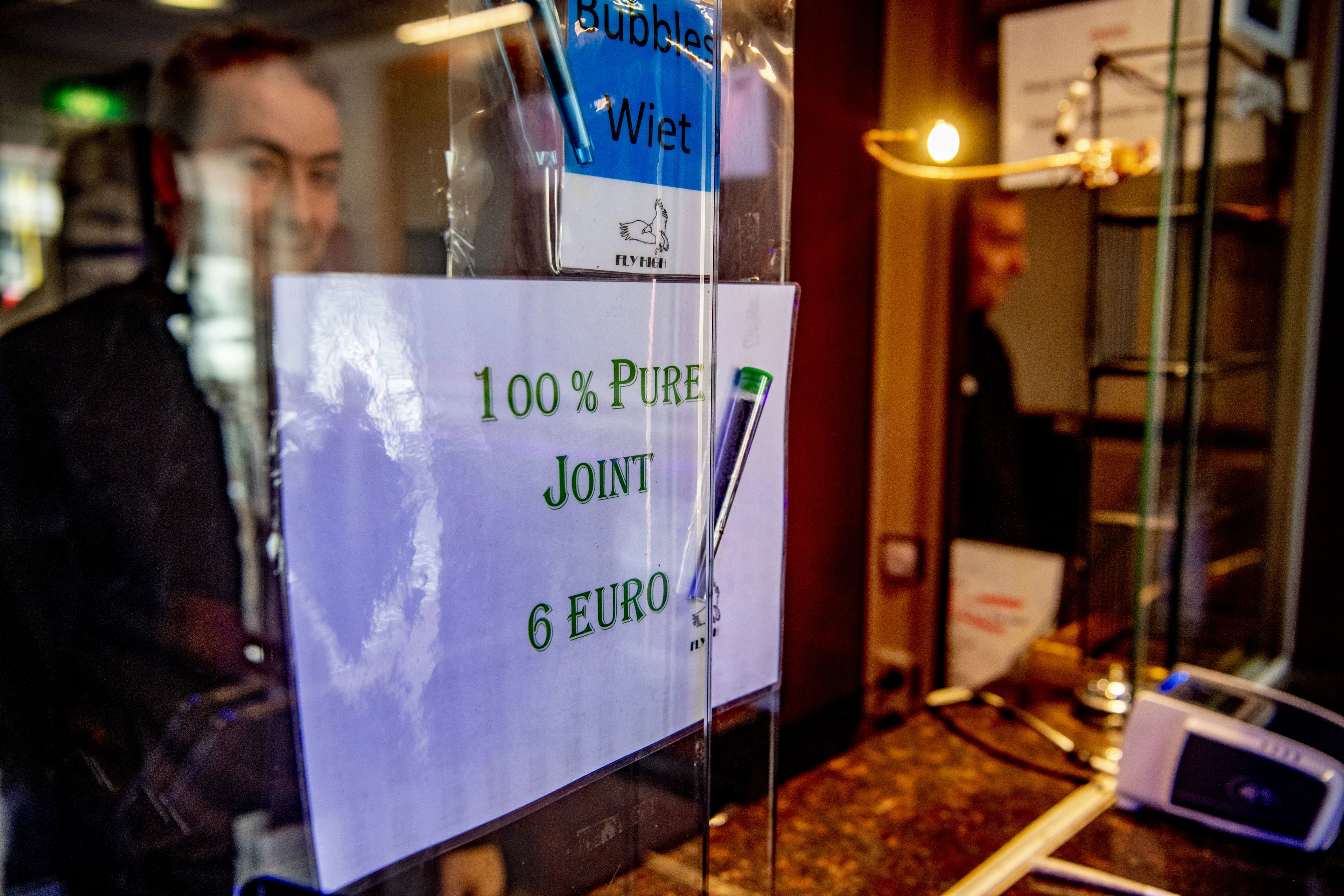 Bekijk hier welke coffeeshops in Nederland nog open zijn als afhaalpunt