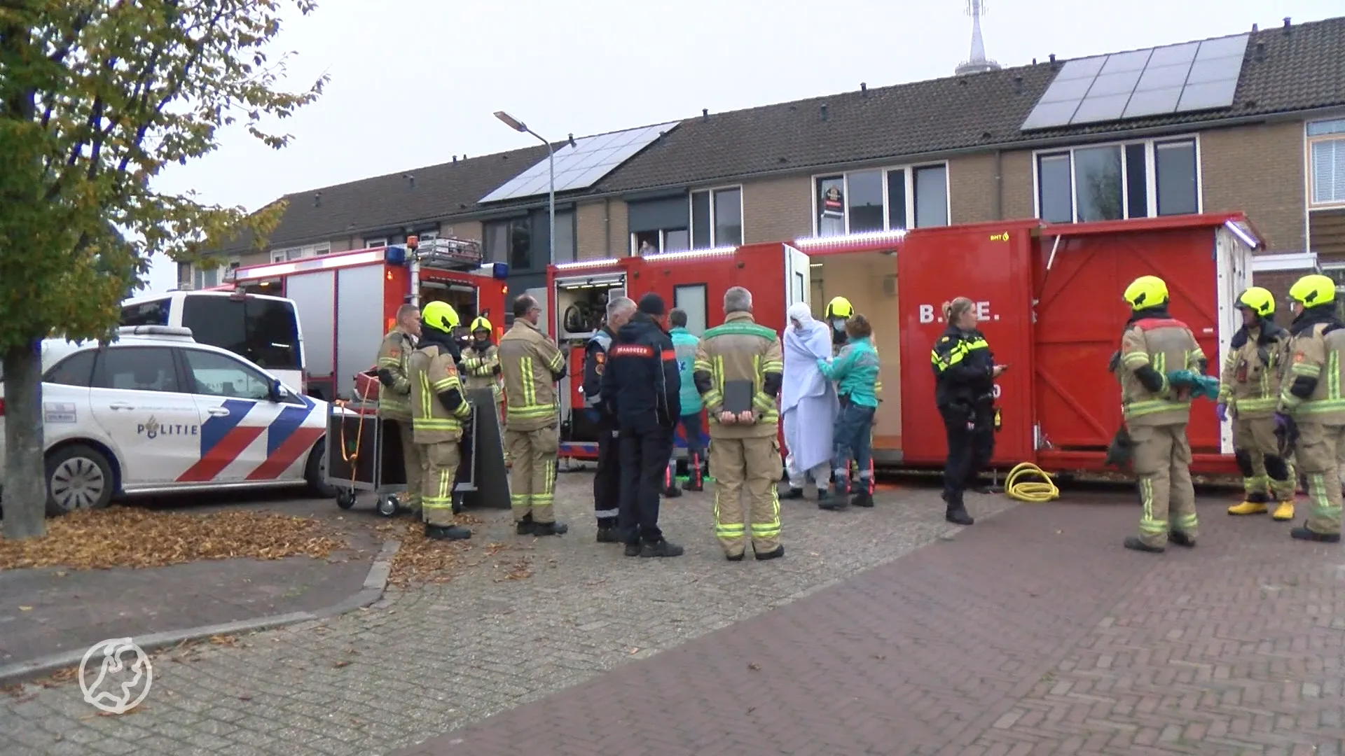 Agenten behandeld vanwege onbekend poeder bij inval