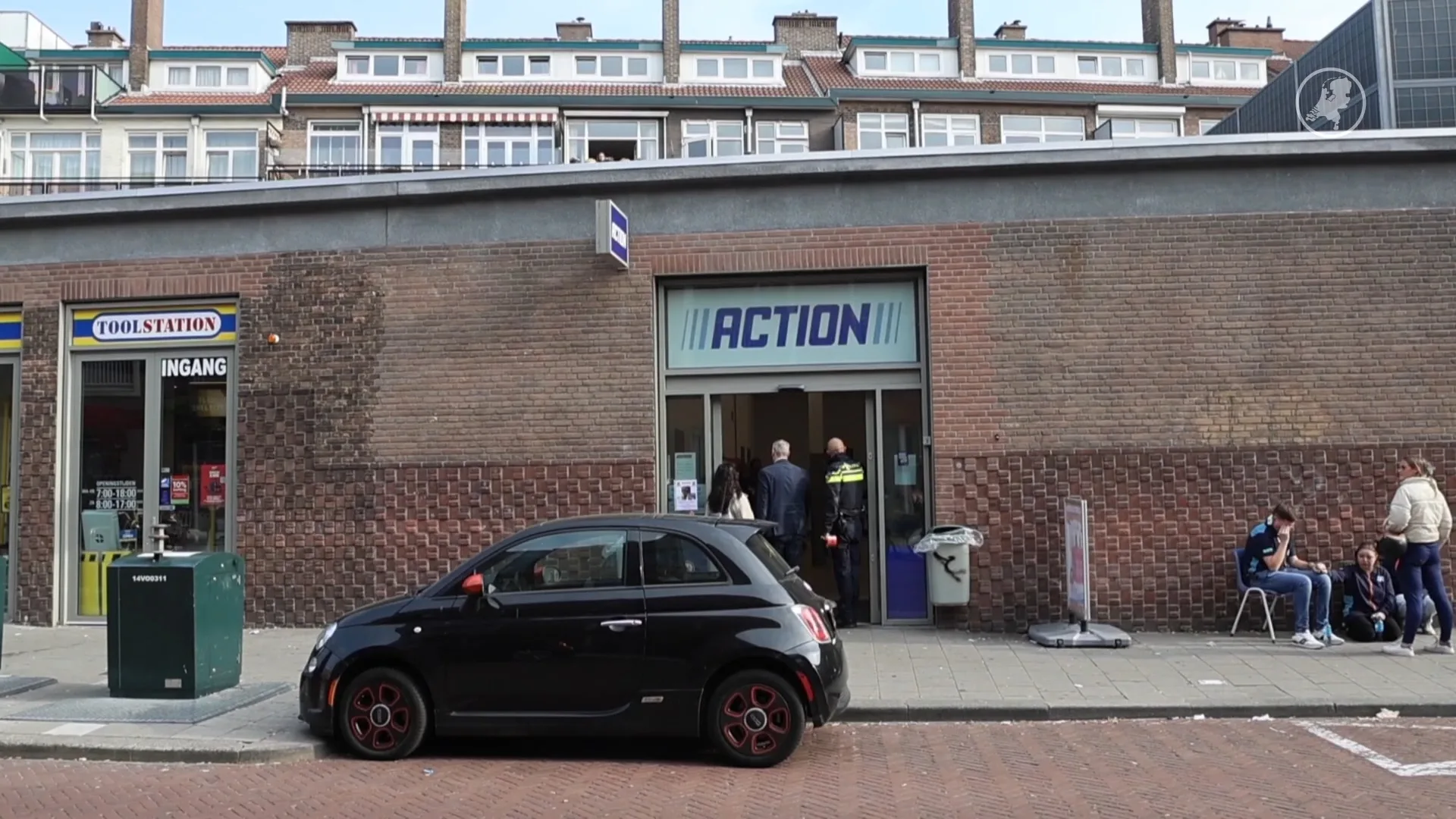 Man bedreigt en verwondt vrouw met steekwapen in Haagse Action