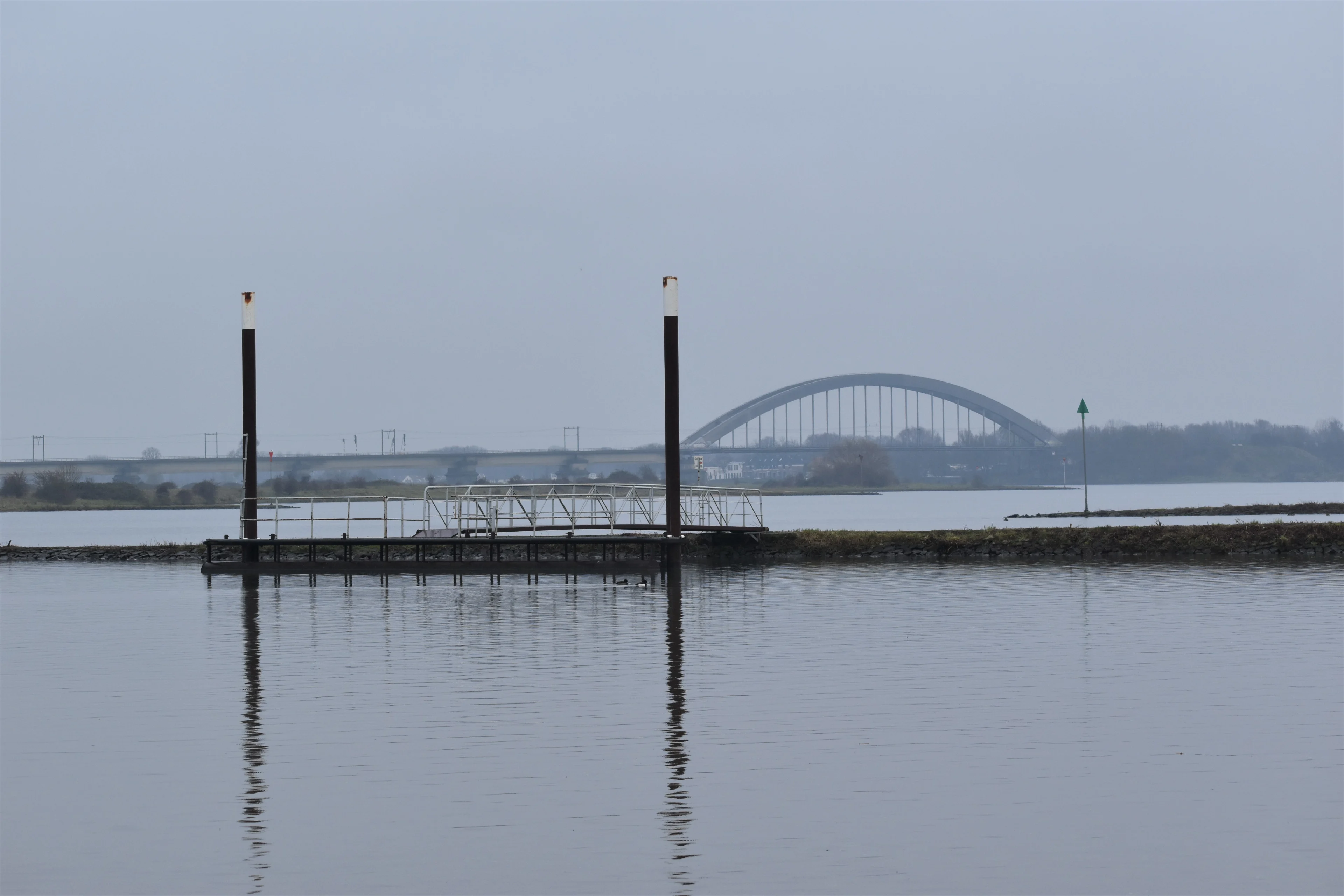 Regen trekt weg, stapelwolken laten heel soms een zonnetje door