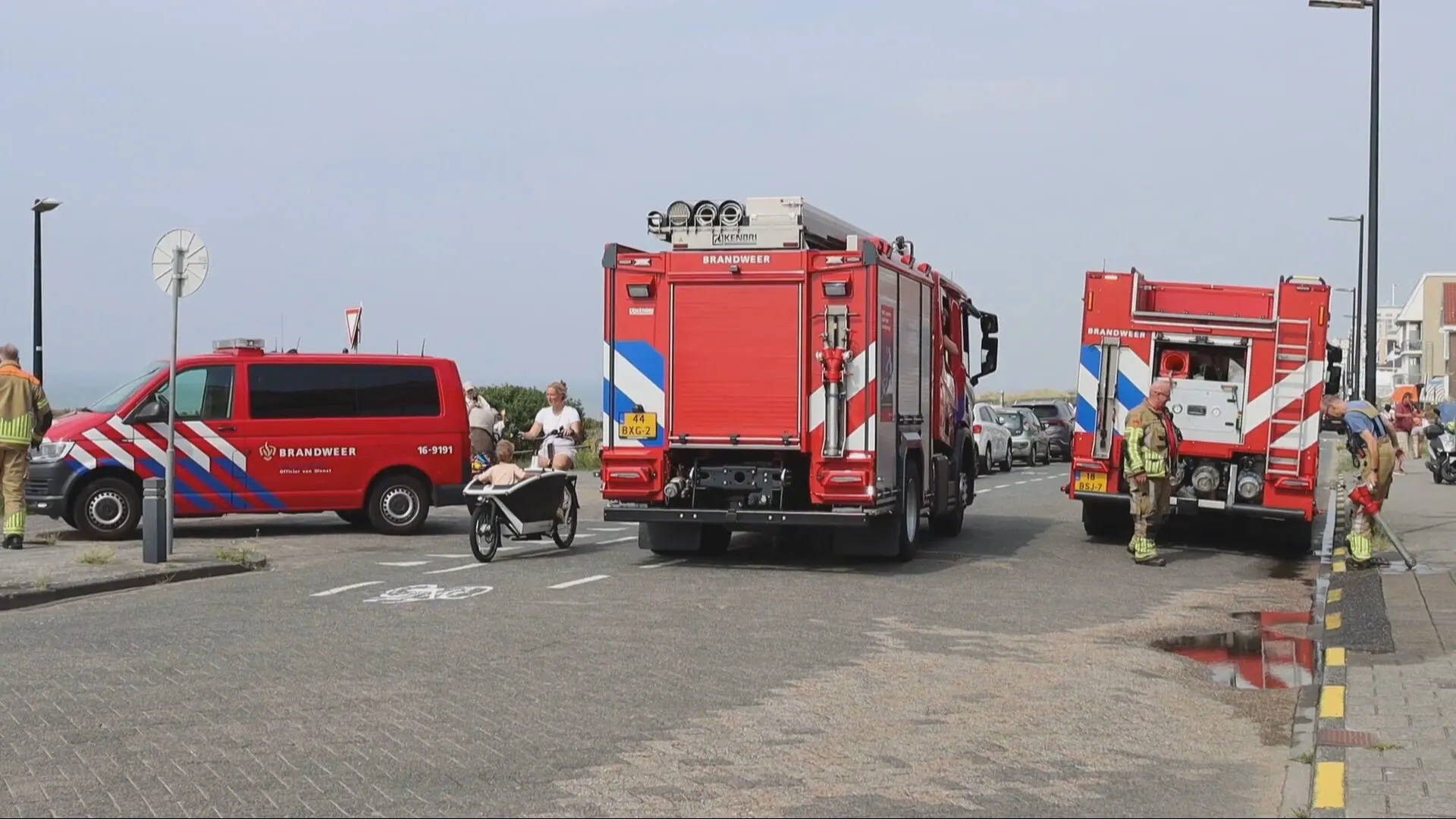 Tien brandweerwagens rukken uit voor duinbrand Noordwijk, blijkt zeevlam