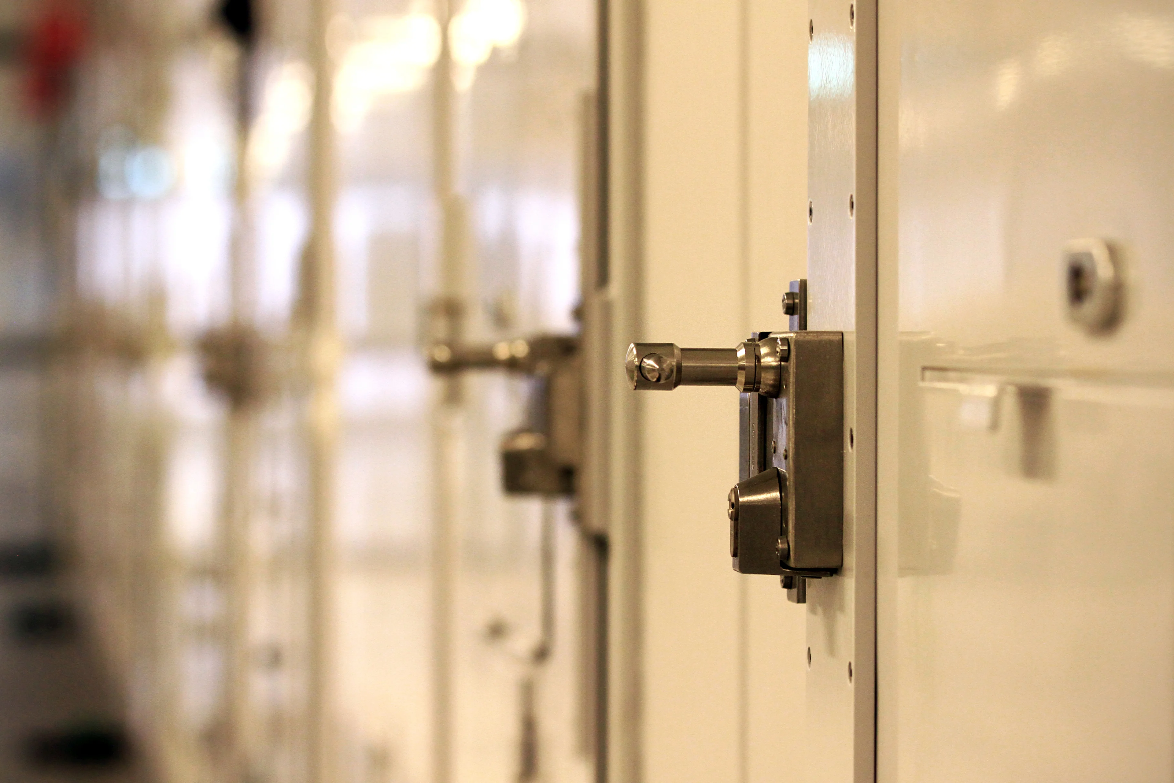 Arrestant overleden op politiebureau in Breda, Rijksrecherche start onderzoek