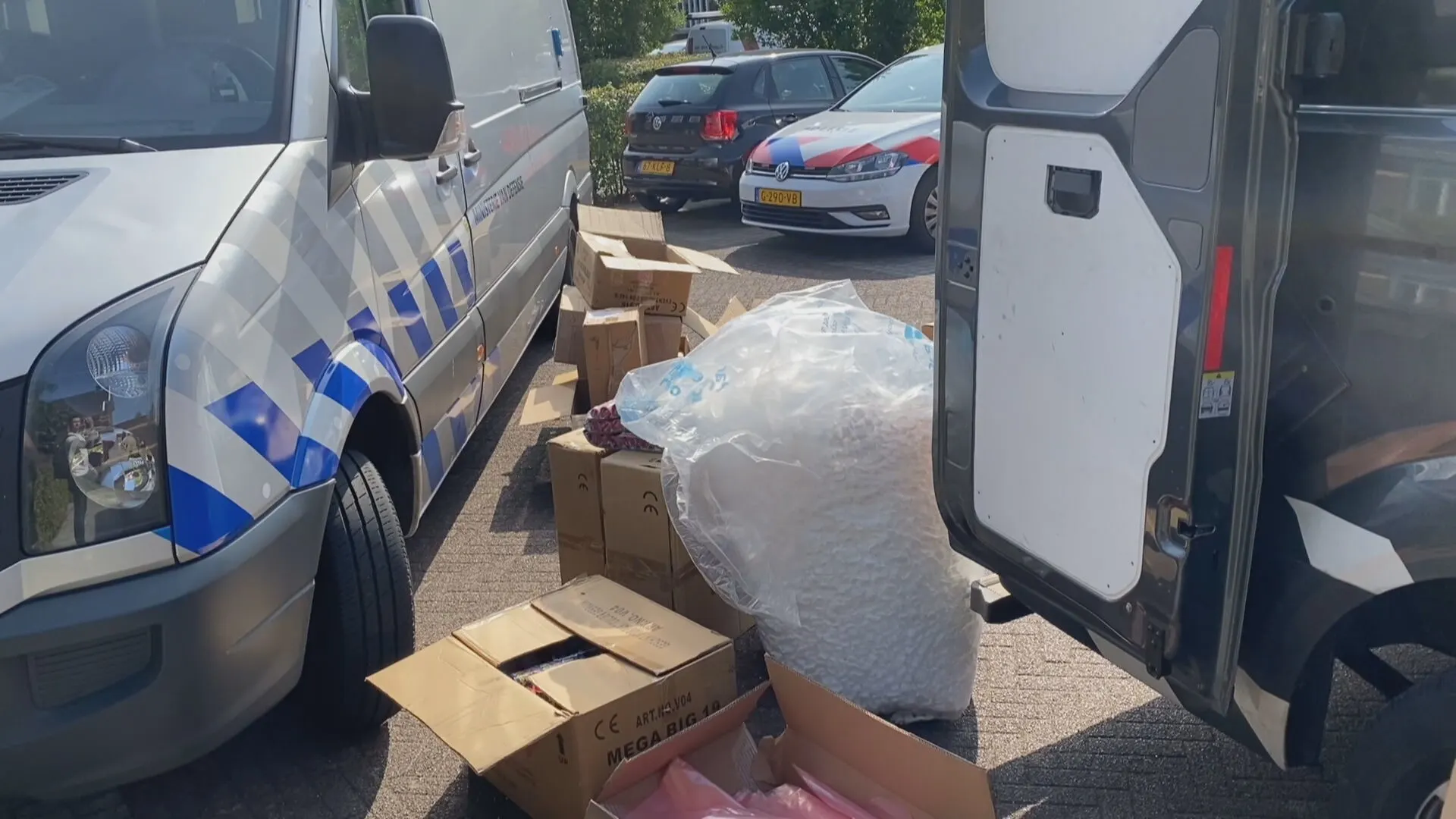 500 kilo vuurwerk ontdekt na keukenbrand in rijtjeshuis Harderwijk: bewoner opgepakt