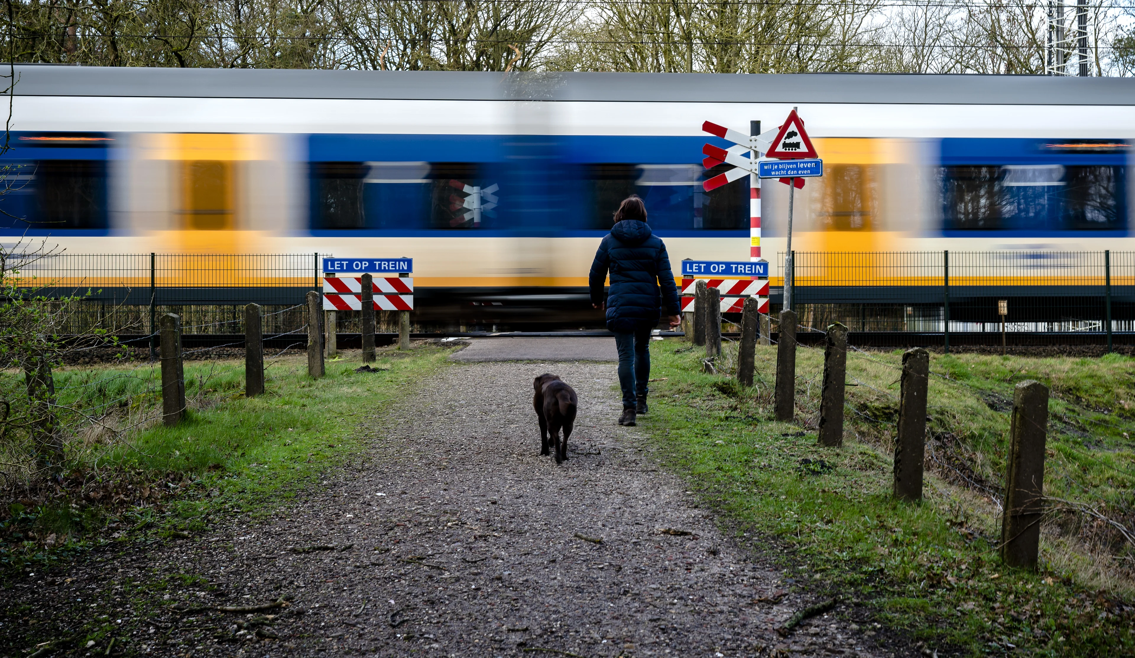 Machinisten willen actie na opnieuw gevaarlijk moment op onbewaakte spoorwegovergang