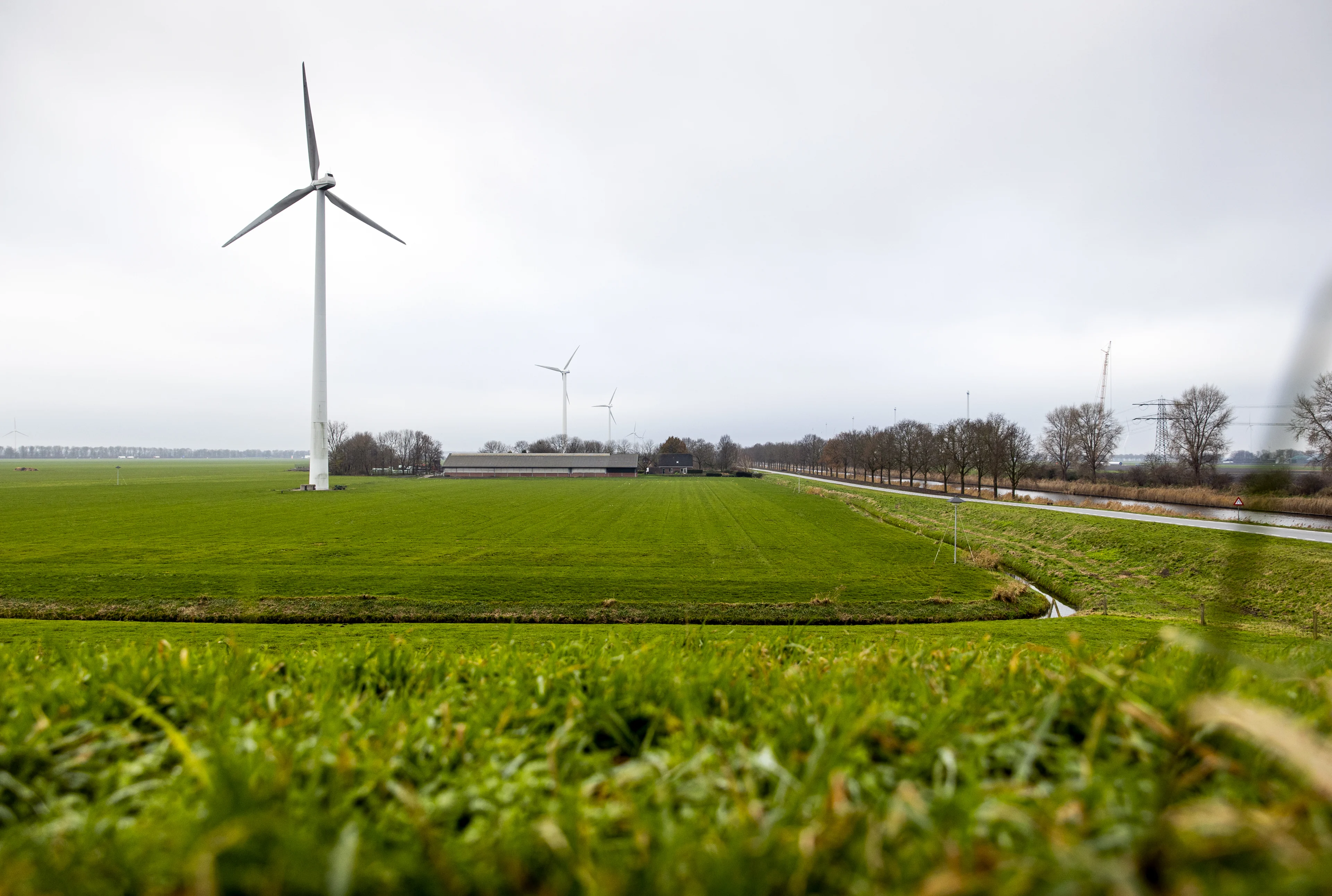 Ondanks luid protest stemt Zeewolde vóór mogelijke komst datacenter Facebook
