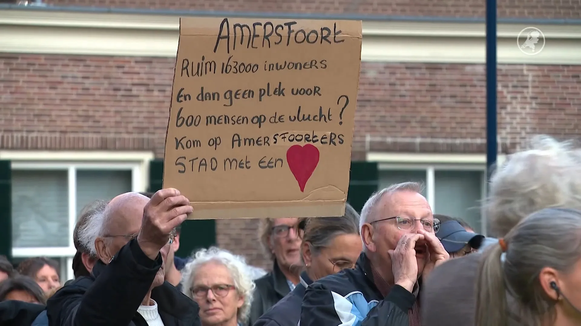 Brede steun voor azc in Amersfoort: binnen paar dagen ruim 1300 handtekeningen