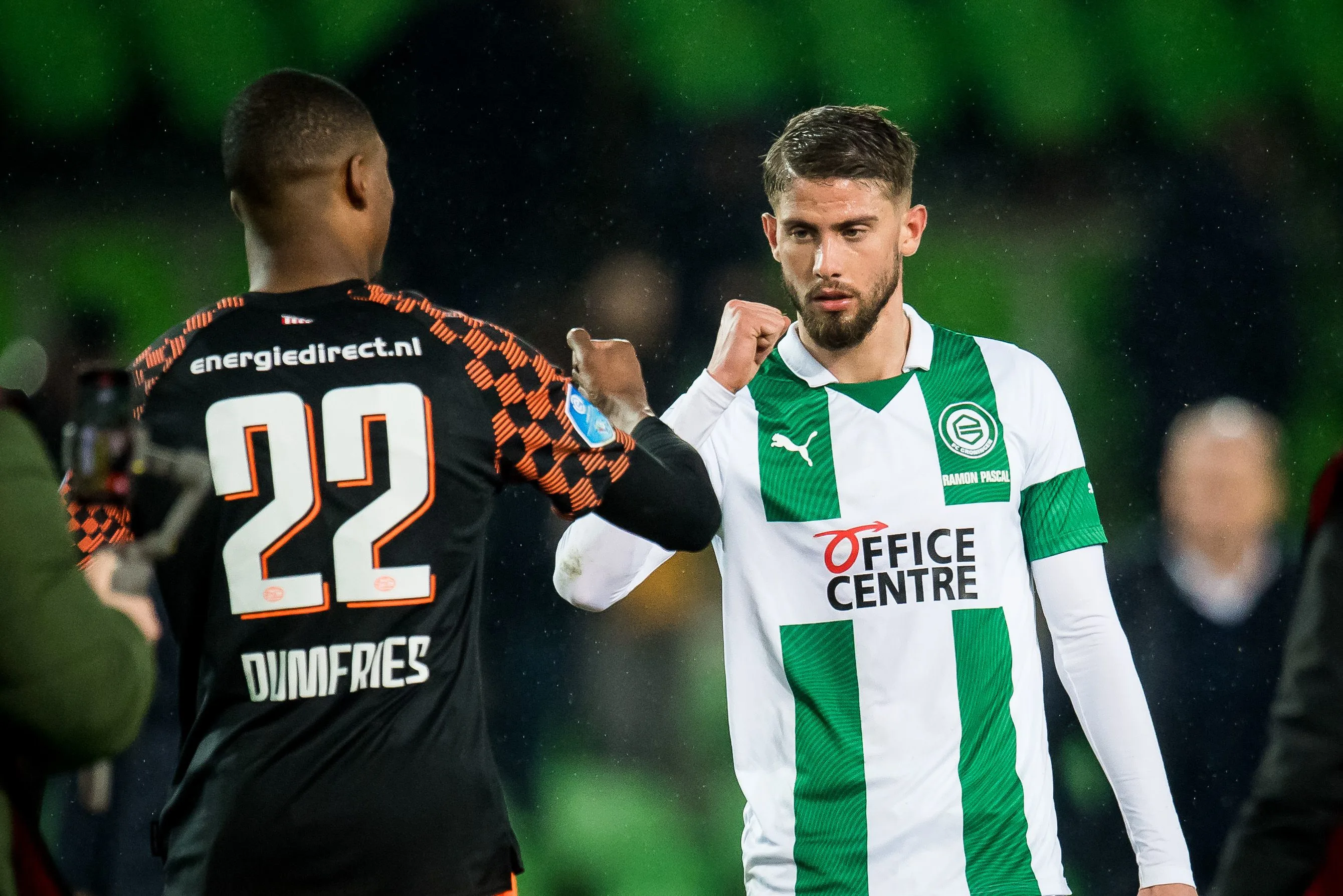 Eredivisieclubs willen half september weer gaan voetballen