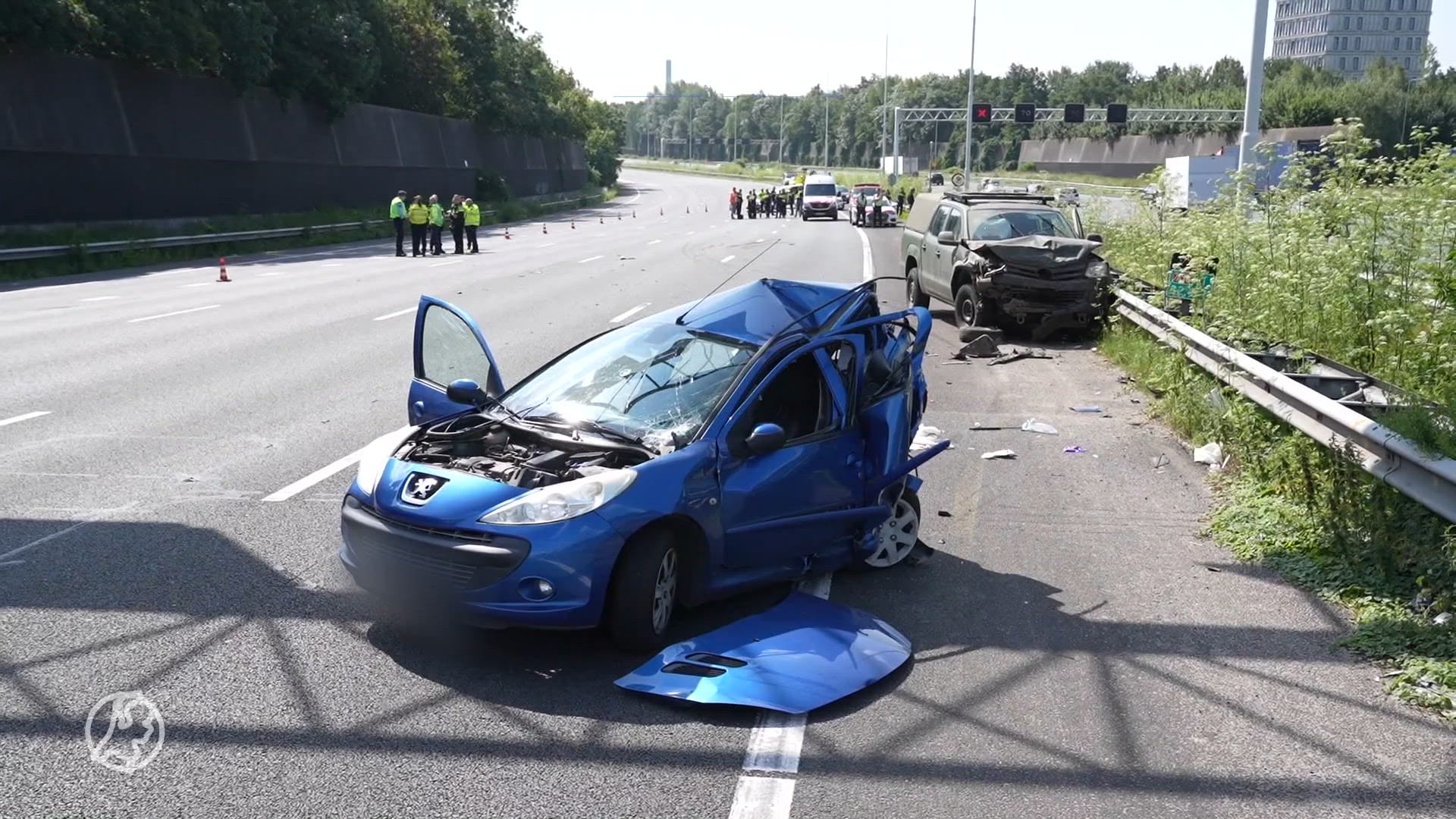 Bestuurder zwaargewond na botsing met Defensie-voertuig A16