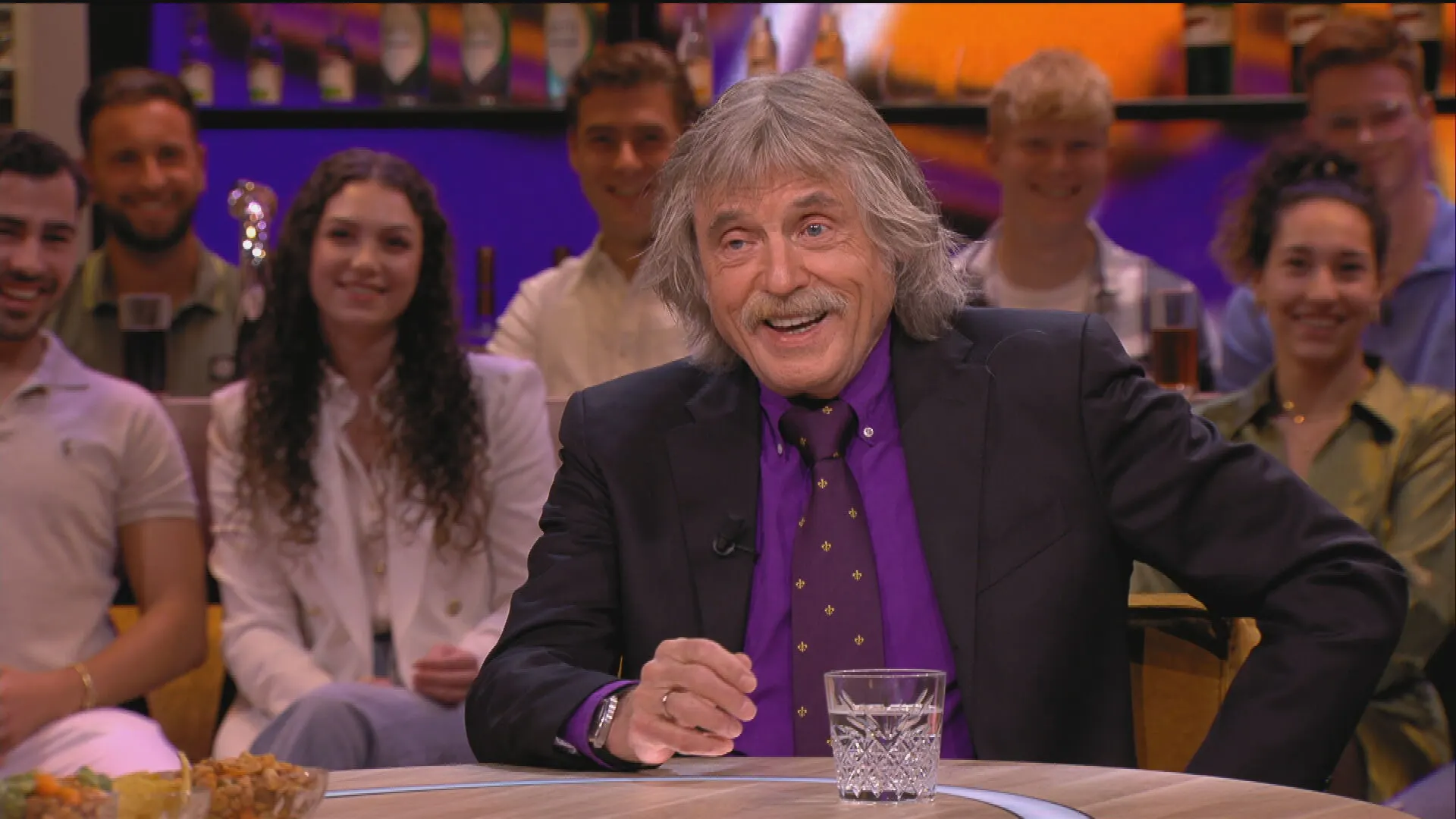 Johan Derksen over Mathieu van der Poel: 'Hij is wel erg hard aangepakt'