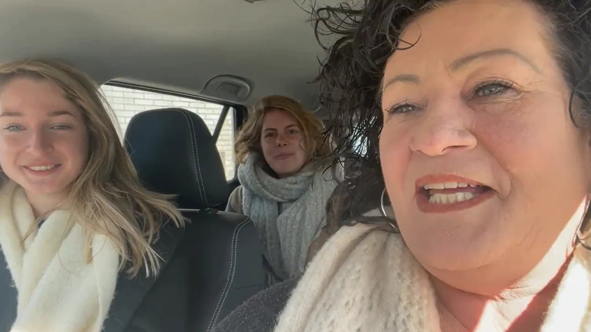 Automobilisten bieden via Twitter gestrande reizigers lift aan