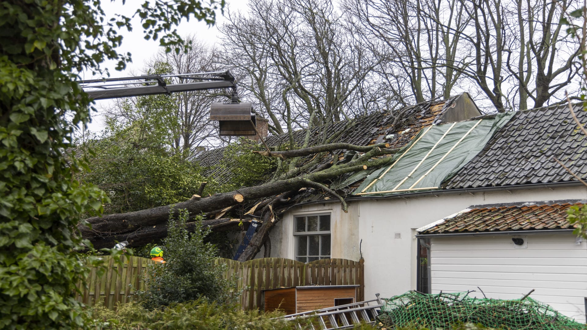 Dakdekkersportaal: schade storm Eunice loopt in de miljoenen