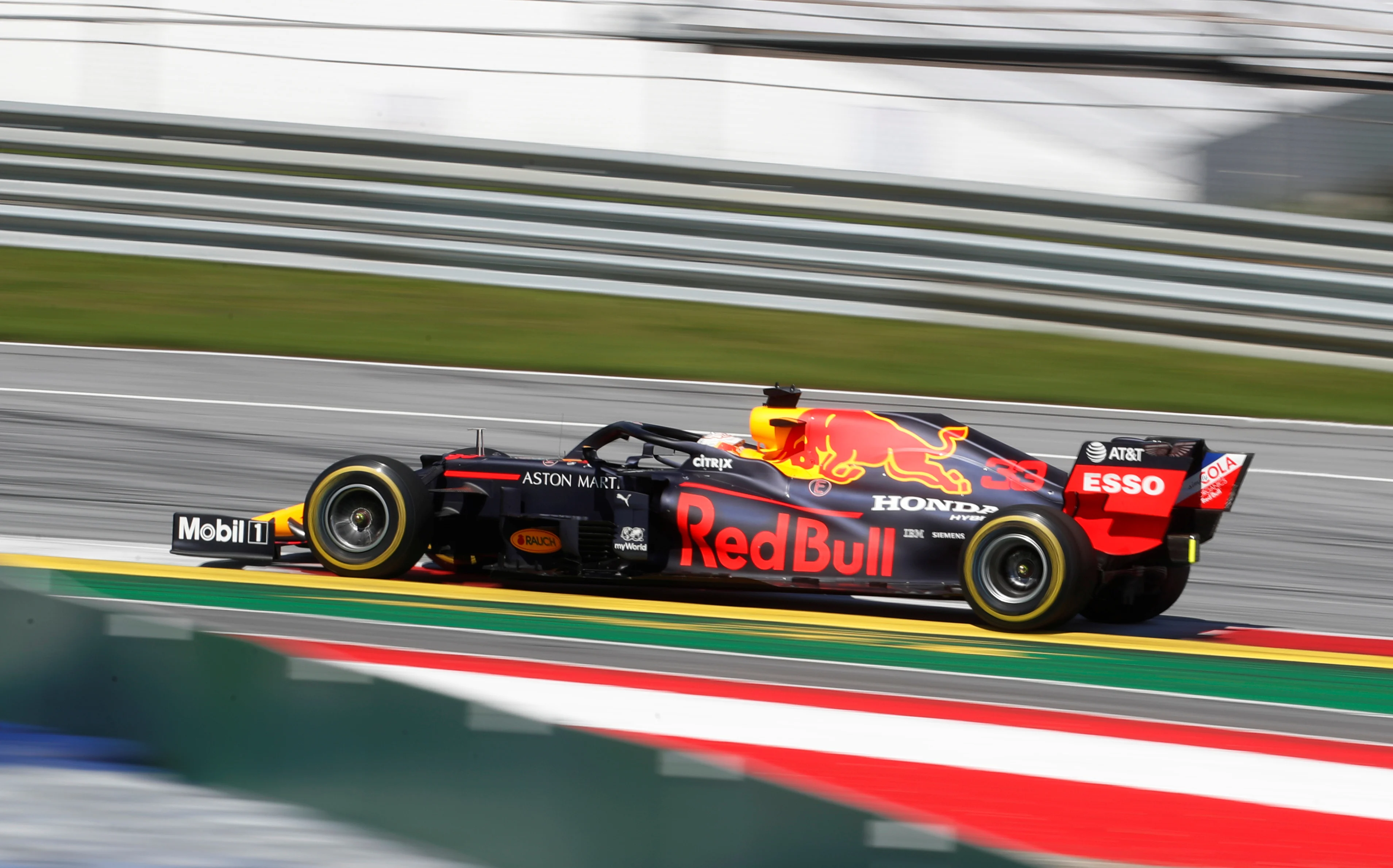 Geen finish voor Max Verstappen tijdens eerste Formule 1-race van 2020