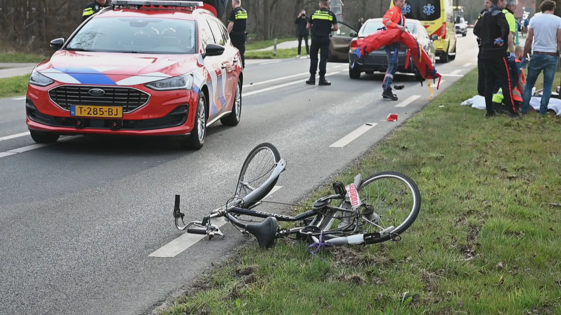 Jongen (13) op fiets verongelukt bij botsing met auto in Middelbeers