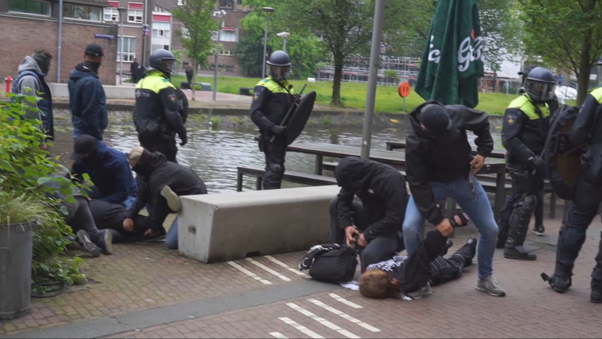 ME weer in actie bij UvA, pro-Palestina demonstranten bezetten klaslokalen 