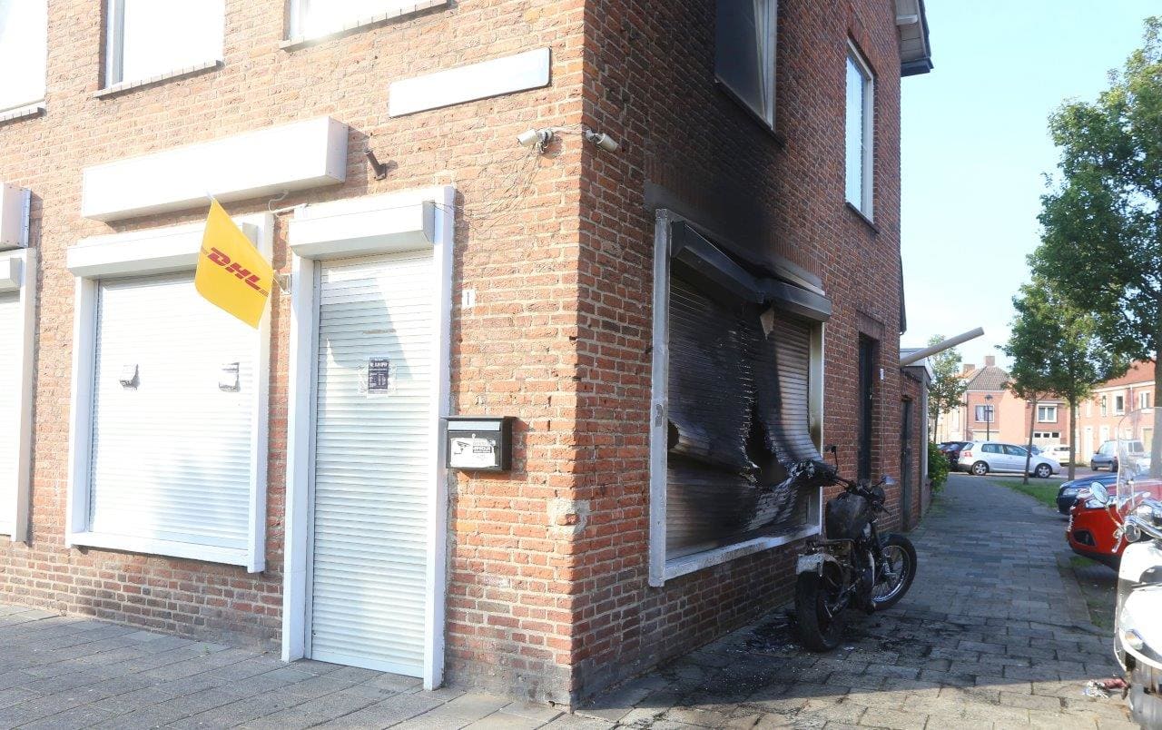 Veel schade in pas geopende tabakswinkel na brandstichting: 'Ik moet alles zelf betalen'