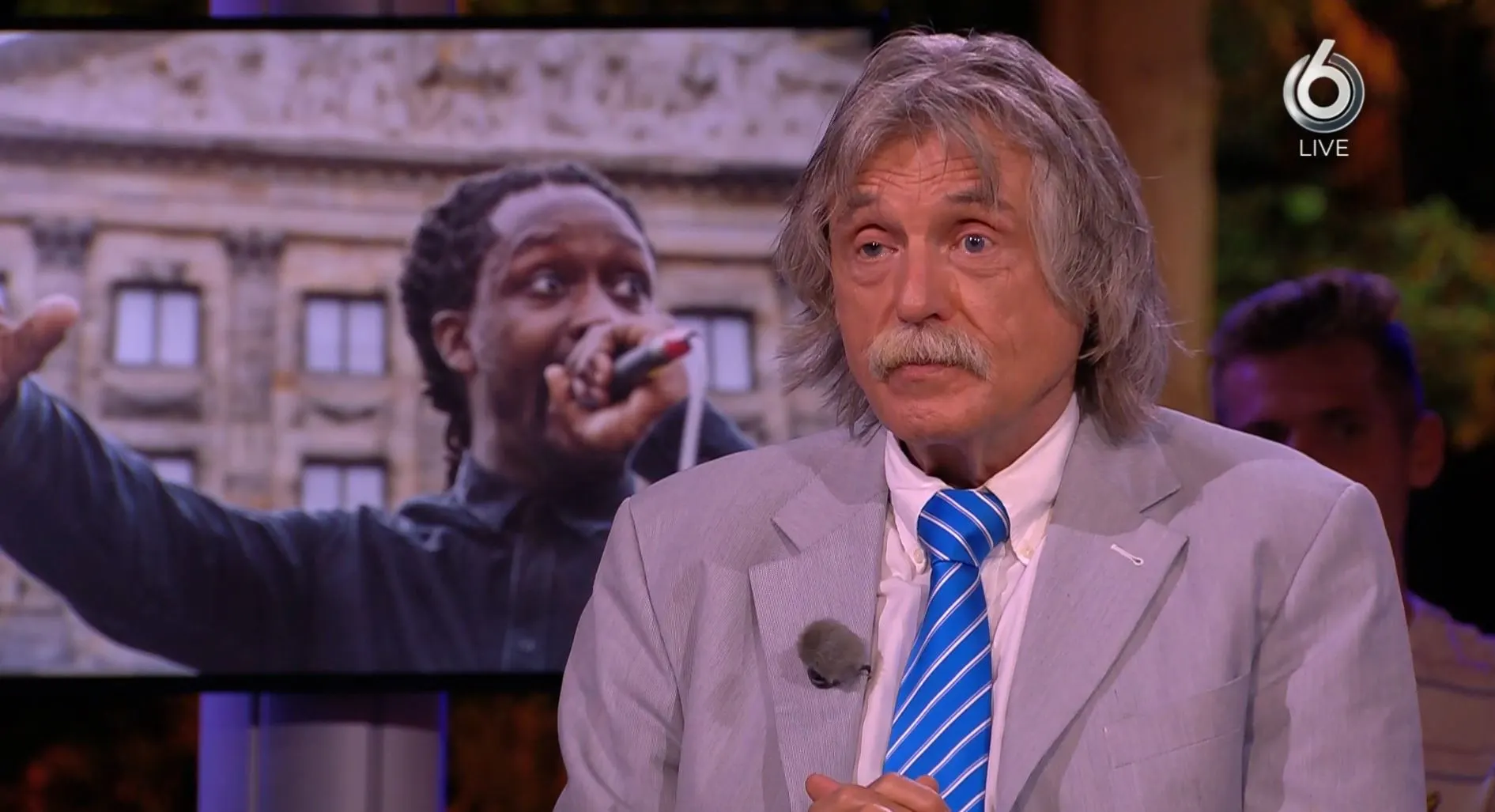 Johan Derksen nog steeds fel over racismerel: 'Akwasi zou geboycot moeten worden'