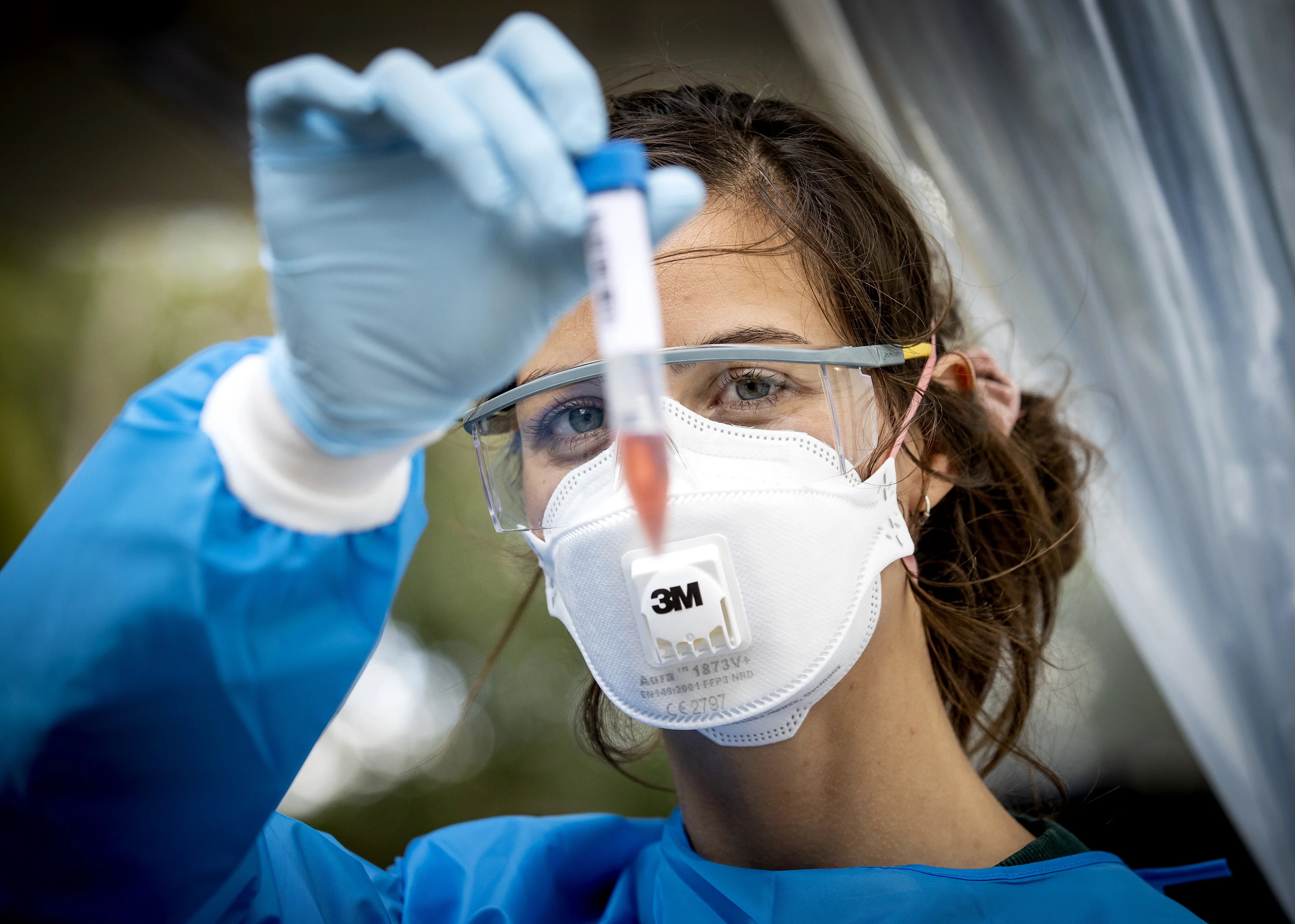 Lichte afname in aantal coronabesmettingen: 2914 nieuwe gevallen bekend