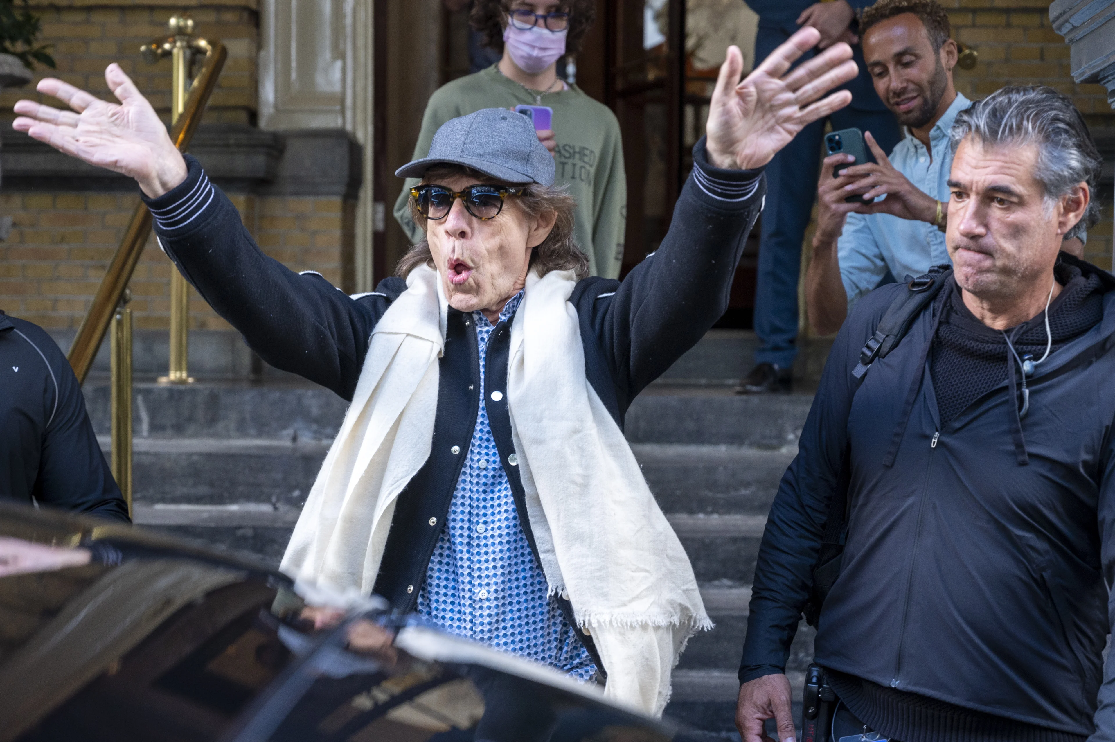 Met corona besmette Mick Jagger voorlopig nog in Nederland