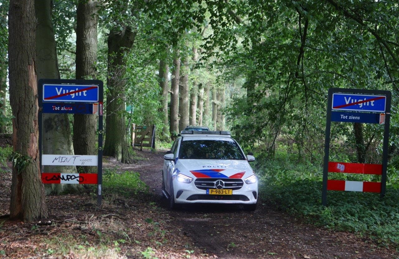 Gevangene ontsnapt tijdens gedetineerdentransport bij Vught, nog steeds voortvluchtig