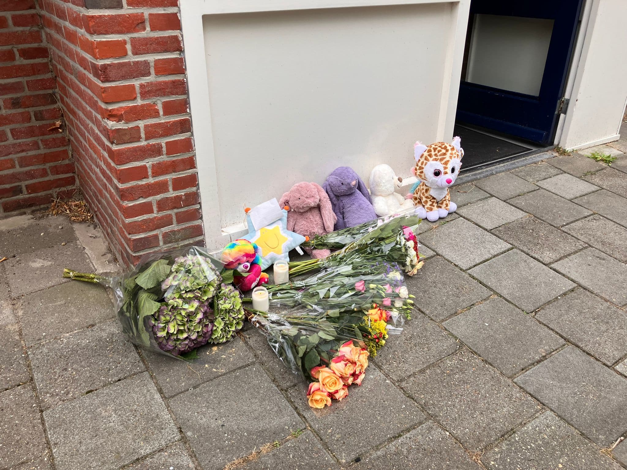 Grote verslagenheid in Terneuzen na dood moeder (29) en kindje (5): 'Onwerkelijk'