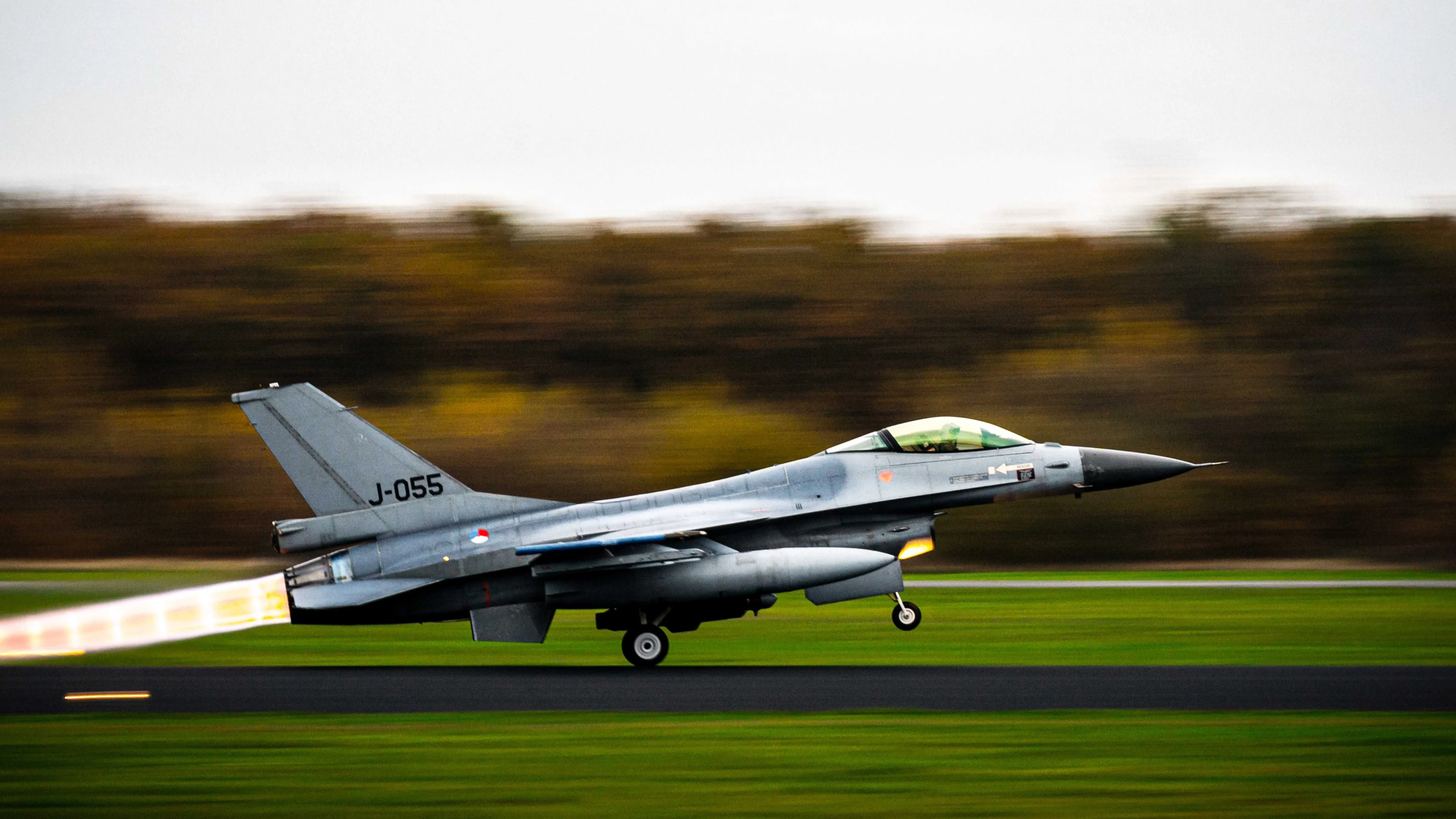 Nederland stuurt acht gevechtsvliegtuigen naar Oost-Europa