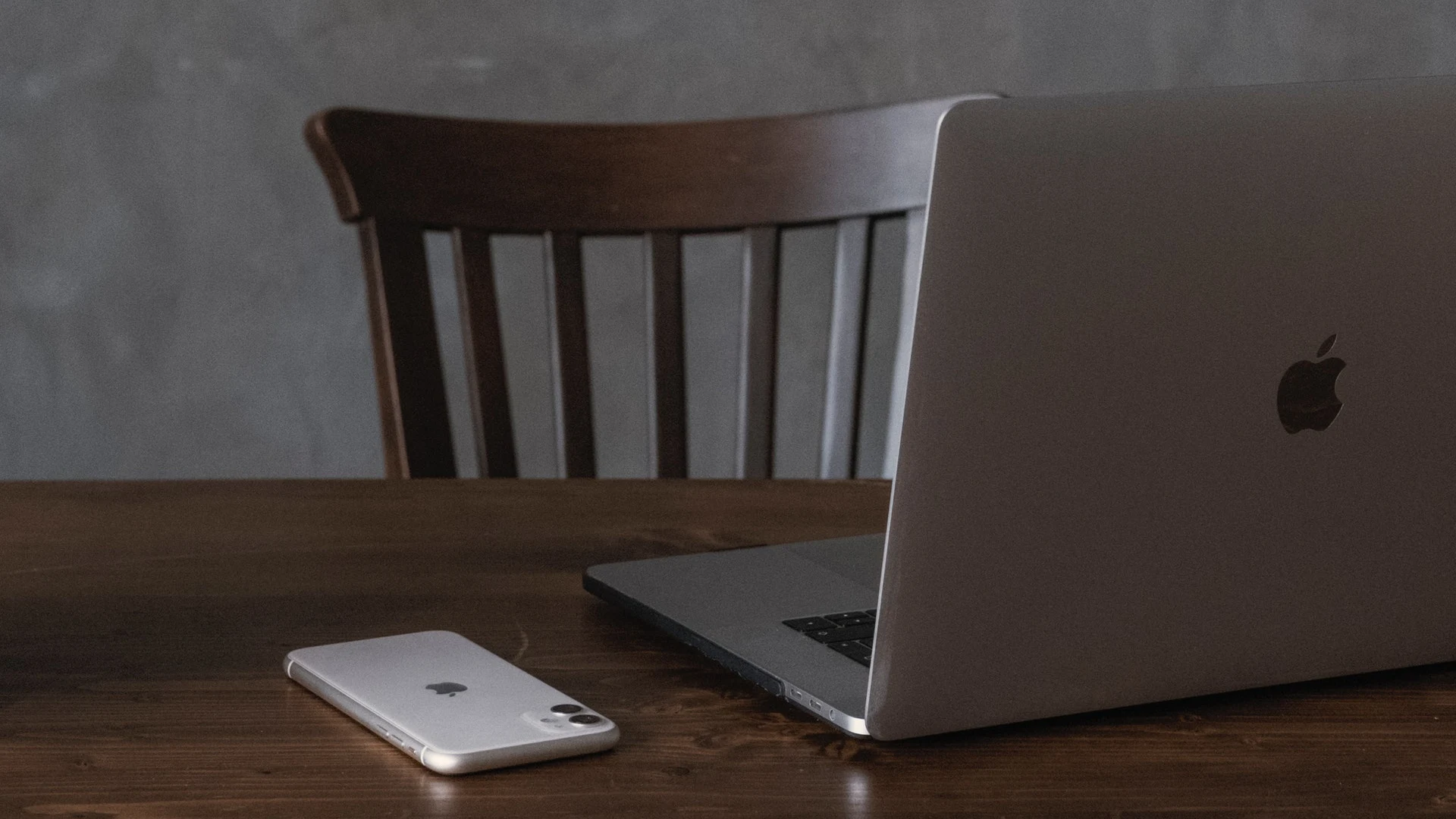 Nederlanders hebben geen plan voor social media ná hun dood: 'Zet het op papier'