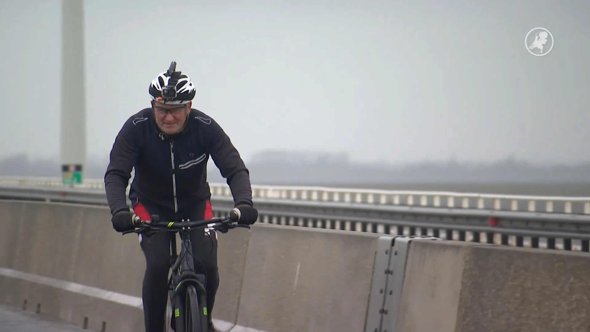 Beruchte eiergooier al bijna jaar actief: wie bekogelt fietsers in Zeeland? 'Bijna blind geweest'