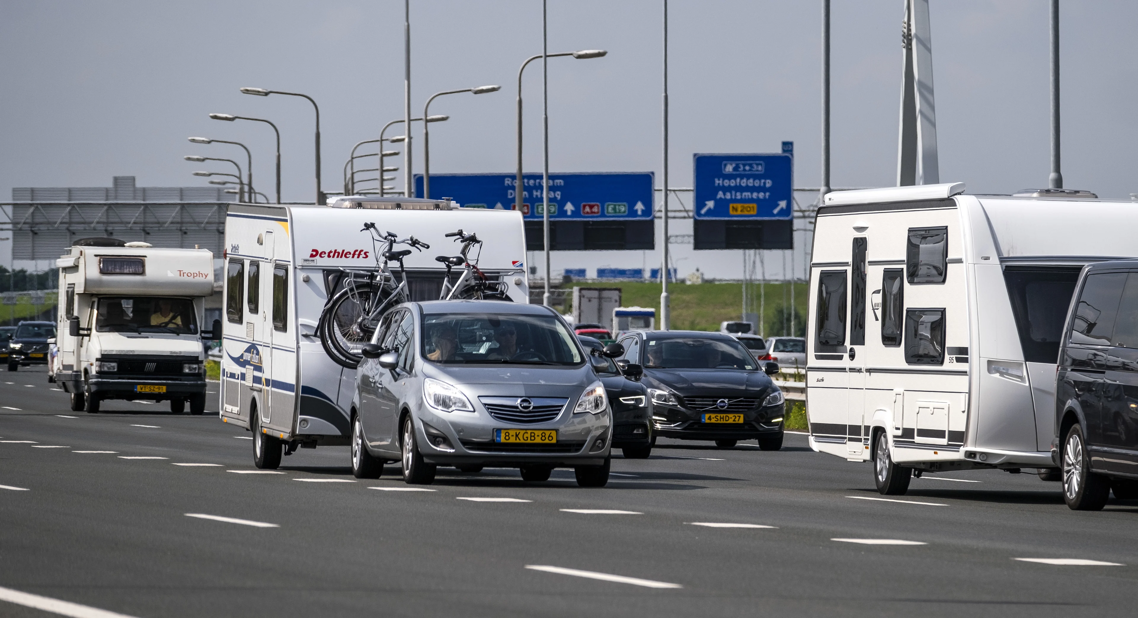 Vakantie zorgt voor grote drukte op Nederlandse wegen