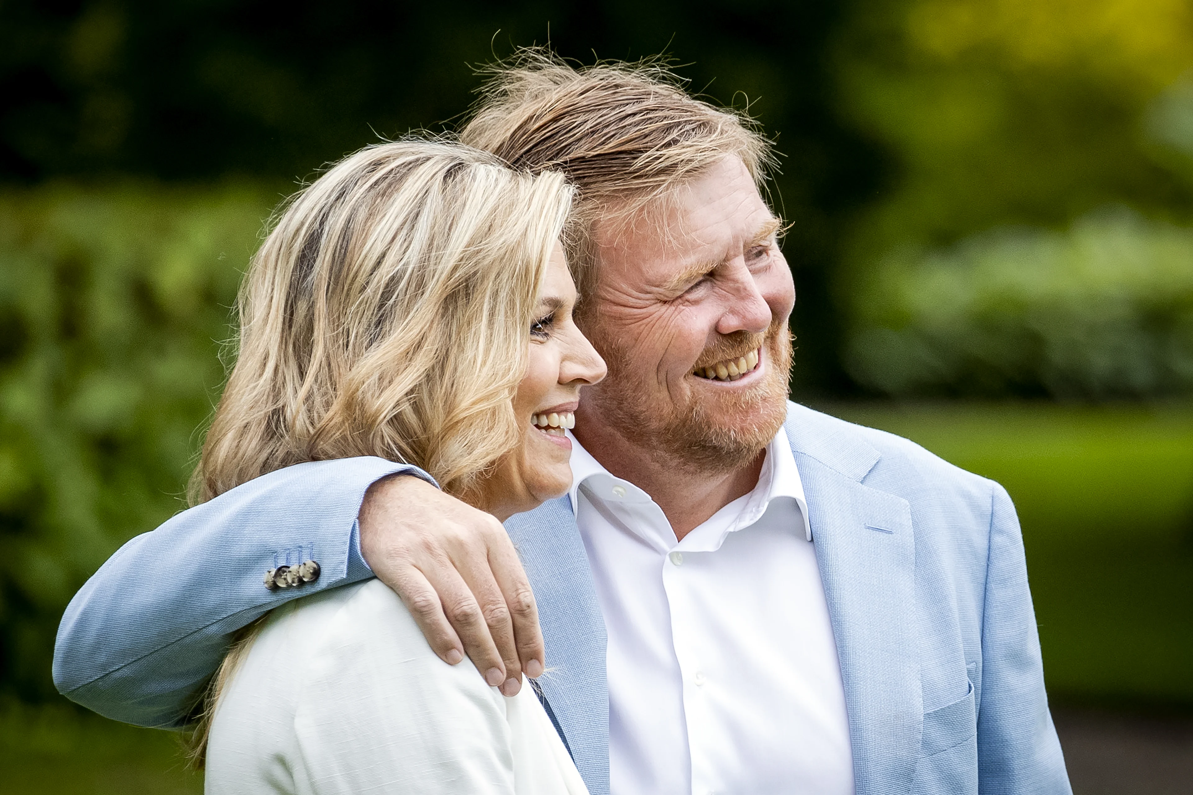 'Koning en koningin schenden coronaregel tijdens vakantie in Griekenland'