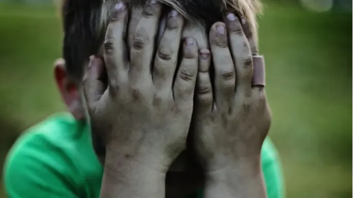 Jongetje op verjaardag mishandeld en bruut beroofd van mini-scooter