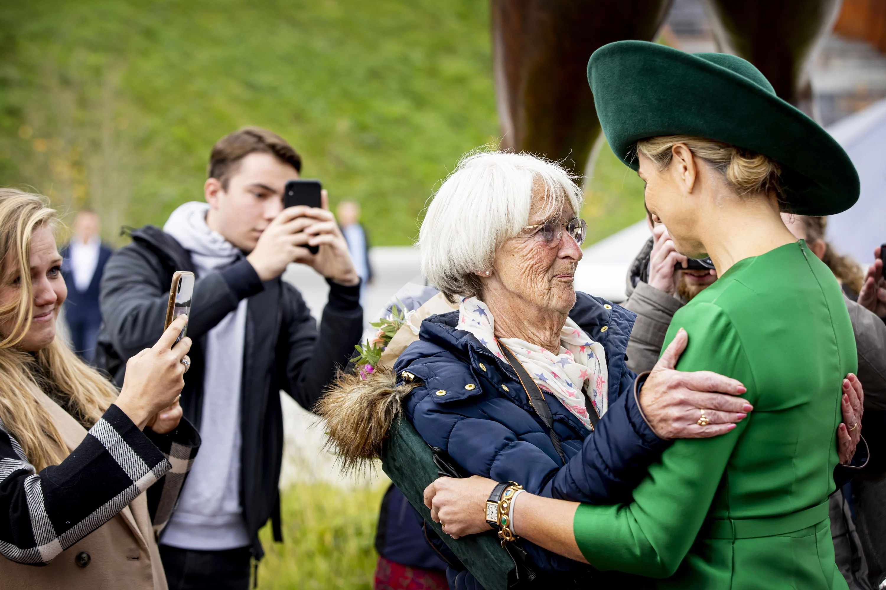 Koningin Máxima neemt huilend afscheid van trouwste fan