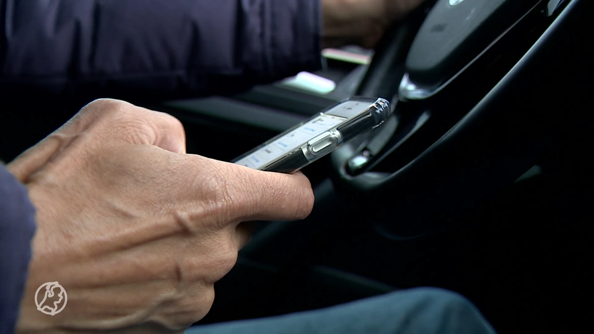 Boete als je baas je appt na werk, is dat ook iets voor Nederland?