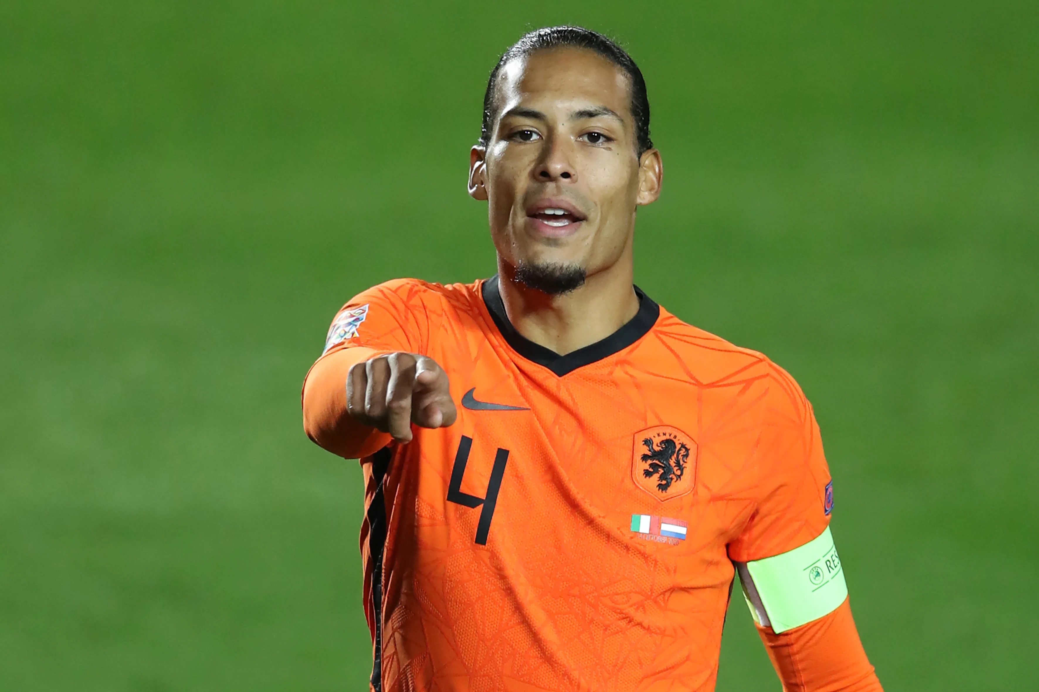Oranje-aanvoerder Van Dijk moet onder het mes, mist mogelijk komende interlands
