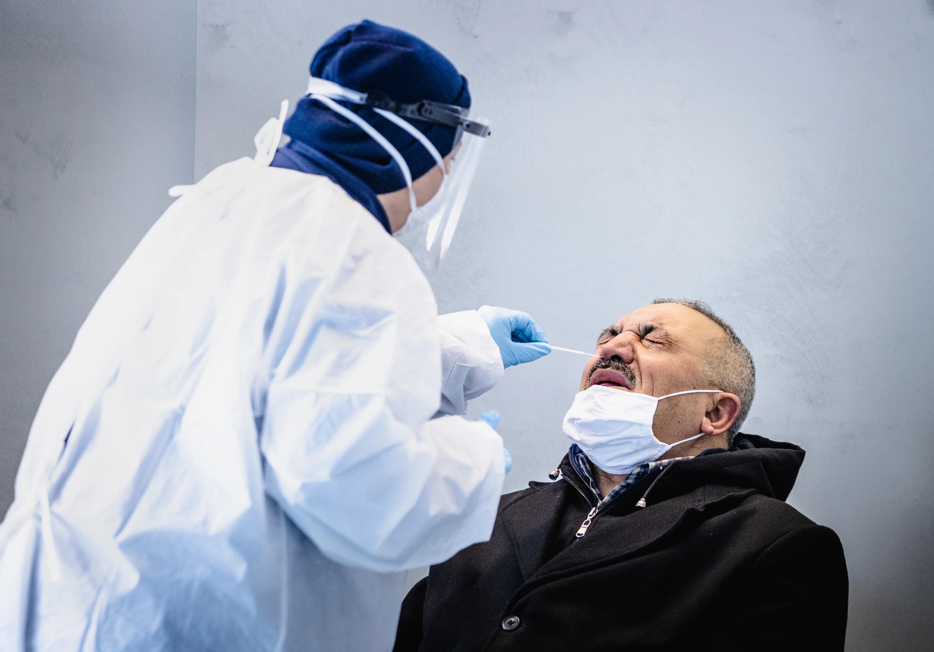 LIVEBLOG |  Aantal coronapatiënten in ziekenhuizen blijft dalen