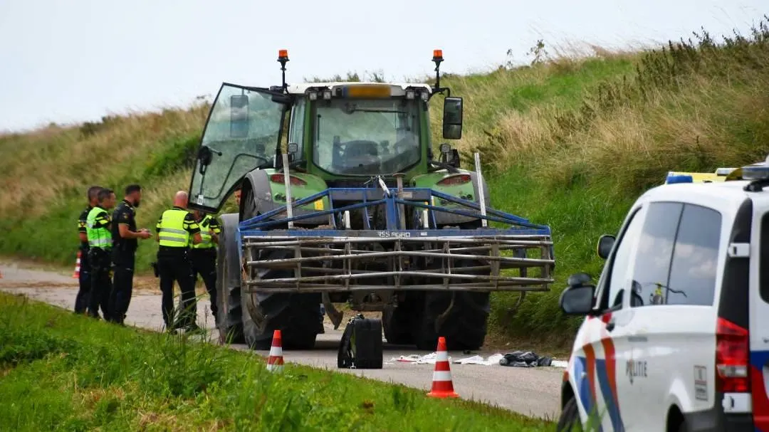 Wielrenner (53) overleden na ernstige botsing met landbouwvoertuig