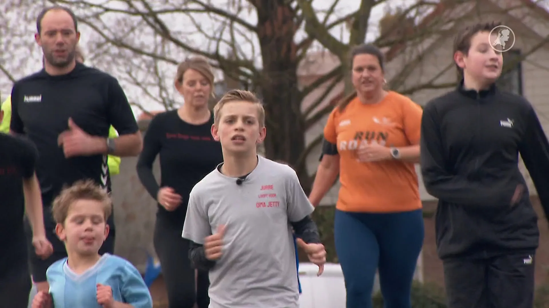 Jurre (11) rent 100 dagen voor KWF na verlies van oma