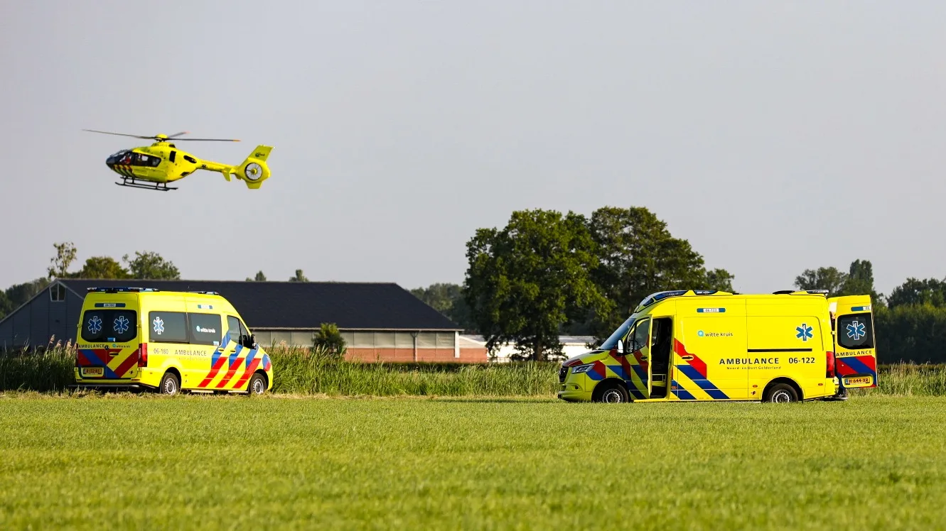 Parachutist loopt zwaar rugletsel op bij crash op Teuge