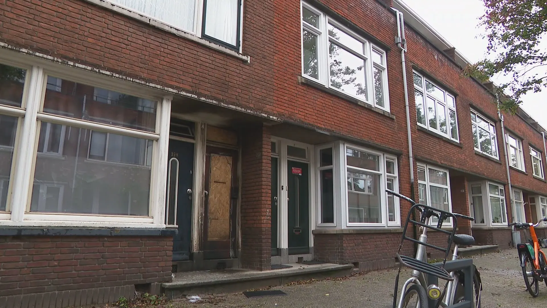 Twee Rotterdamse woningen doelwit explosies: 'Het was een superharde knal'