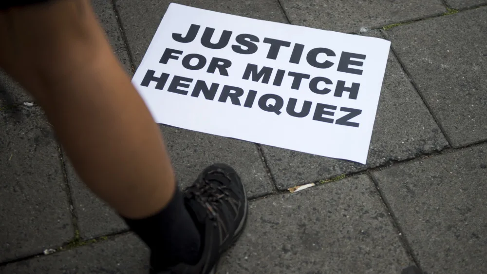 Familie Mitch Henriquez over politiegeweld: 'We hadden alles eindelijk weer op de rit, en dan gebeurt er dit'