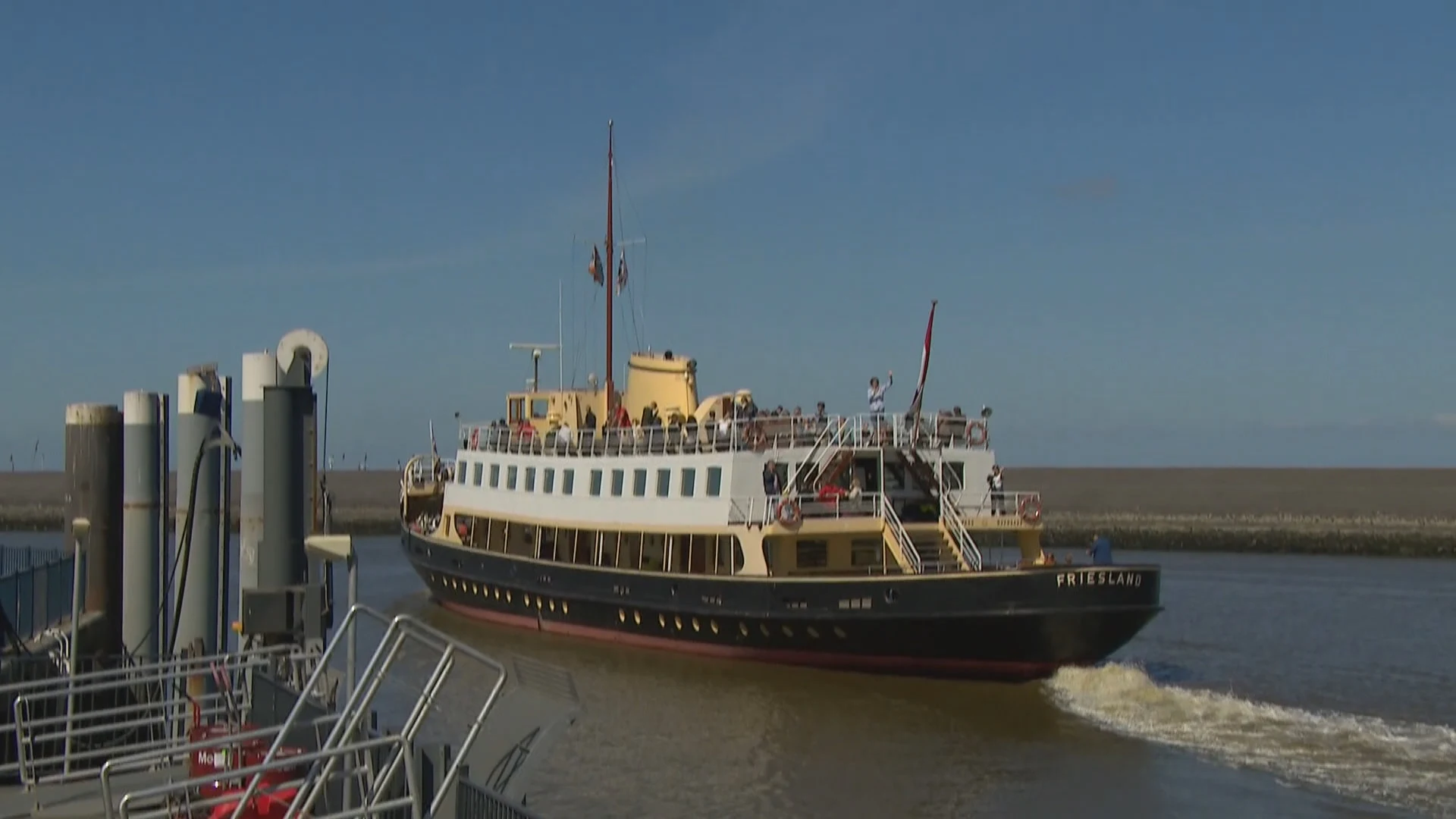 Klassieke schepen brengen reizigers naar de Wadden in coronatijd