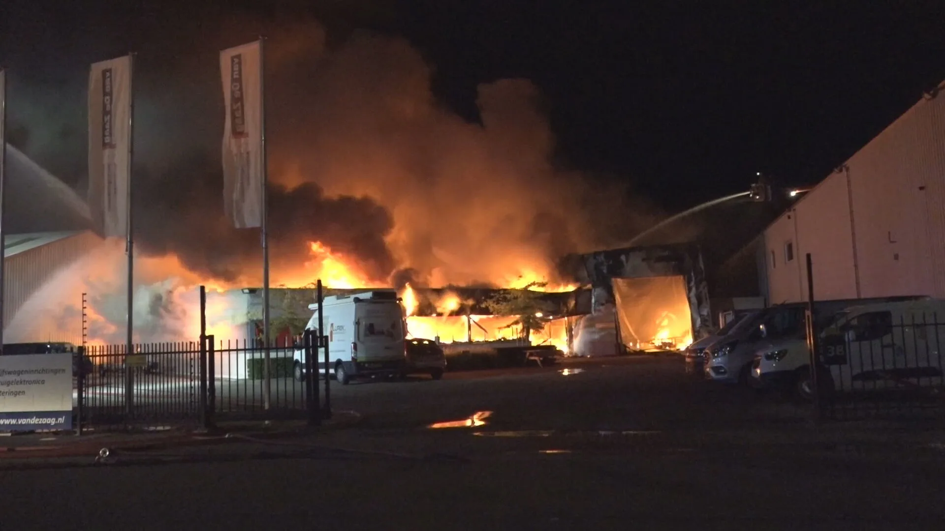 Grote brand op industrieterrein Numansdorp