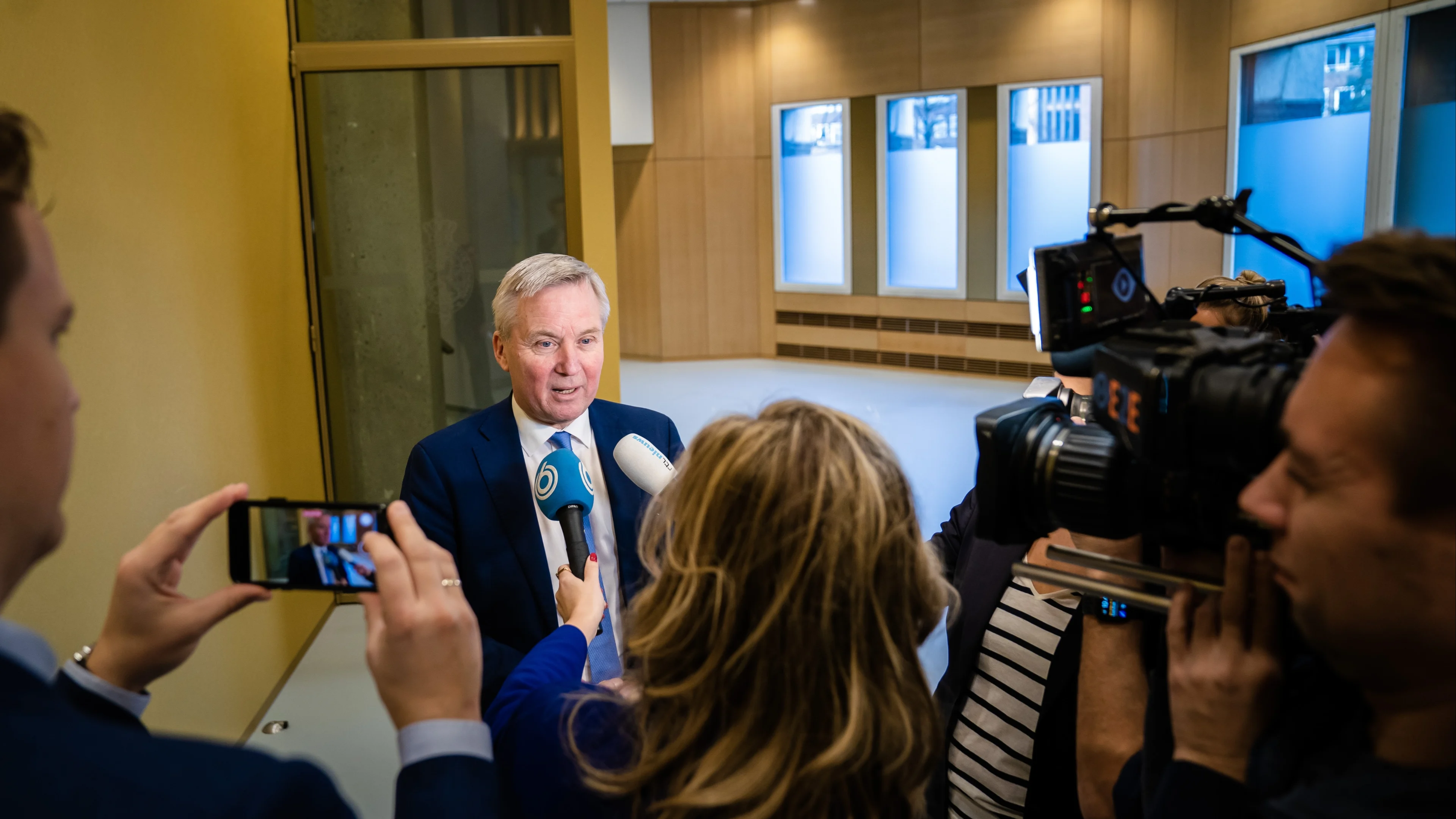 Verbod op nareizen familie van vluchtelingen voorlopig opgeschort