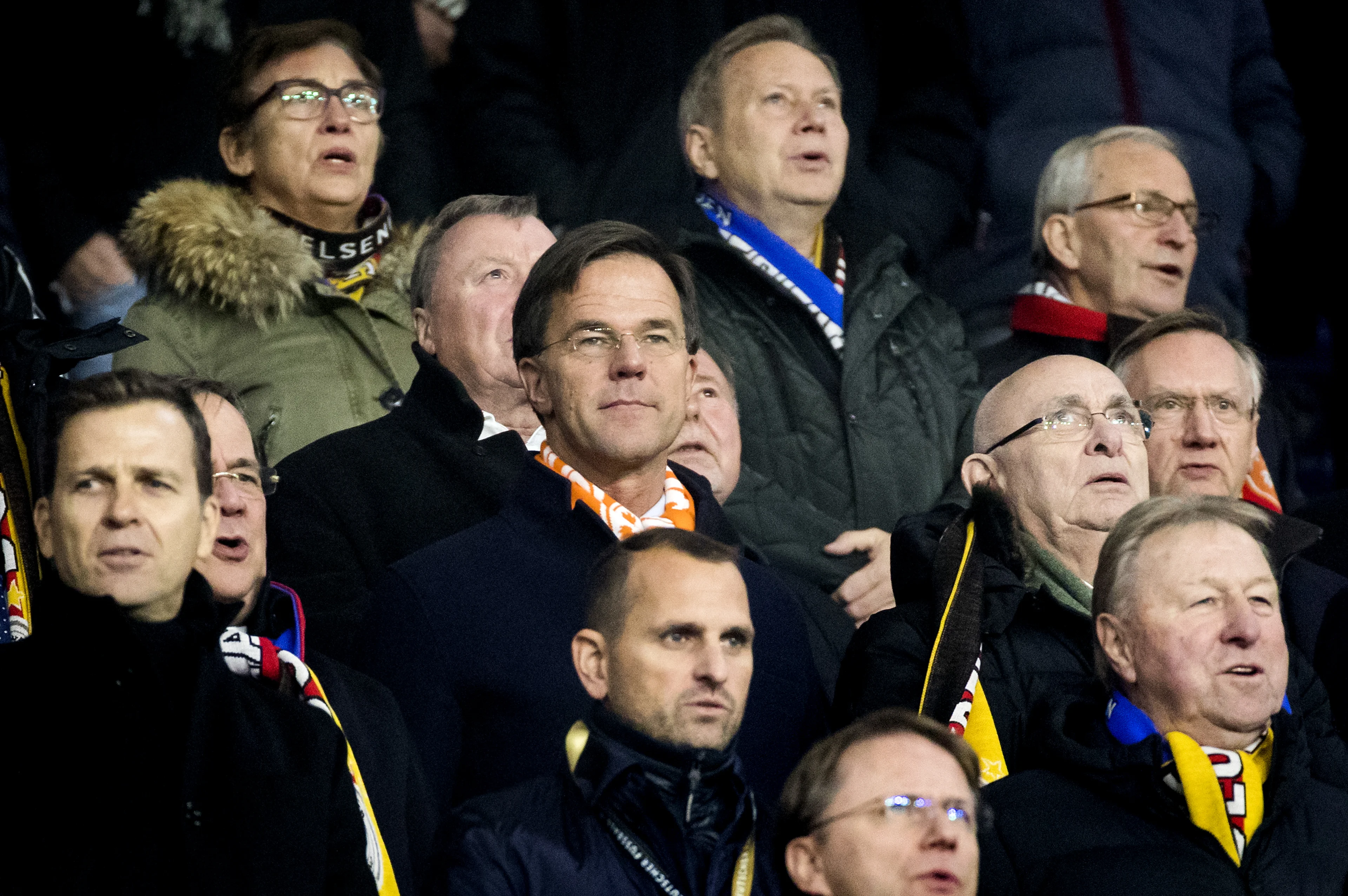 Rutte tegen schreeuwende supporters: 'Gewoon je bek houden!'