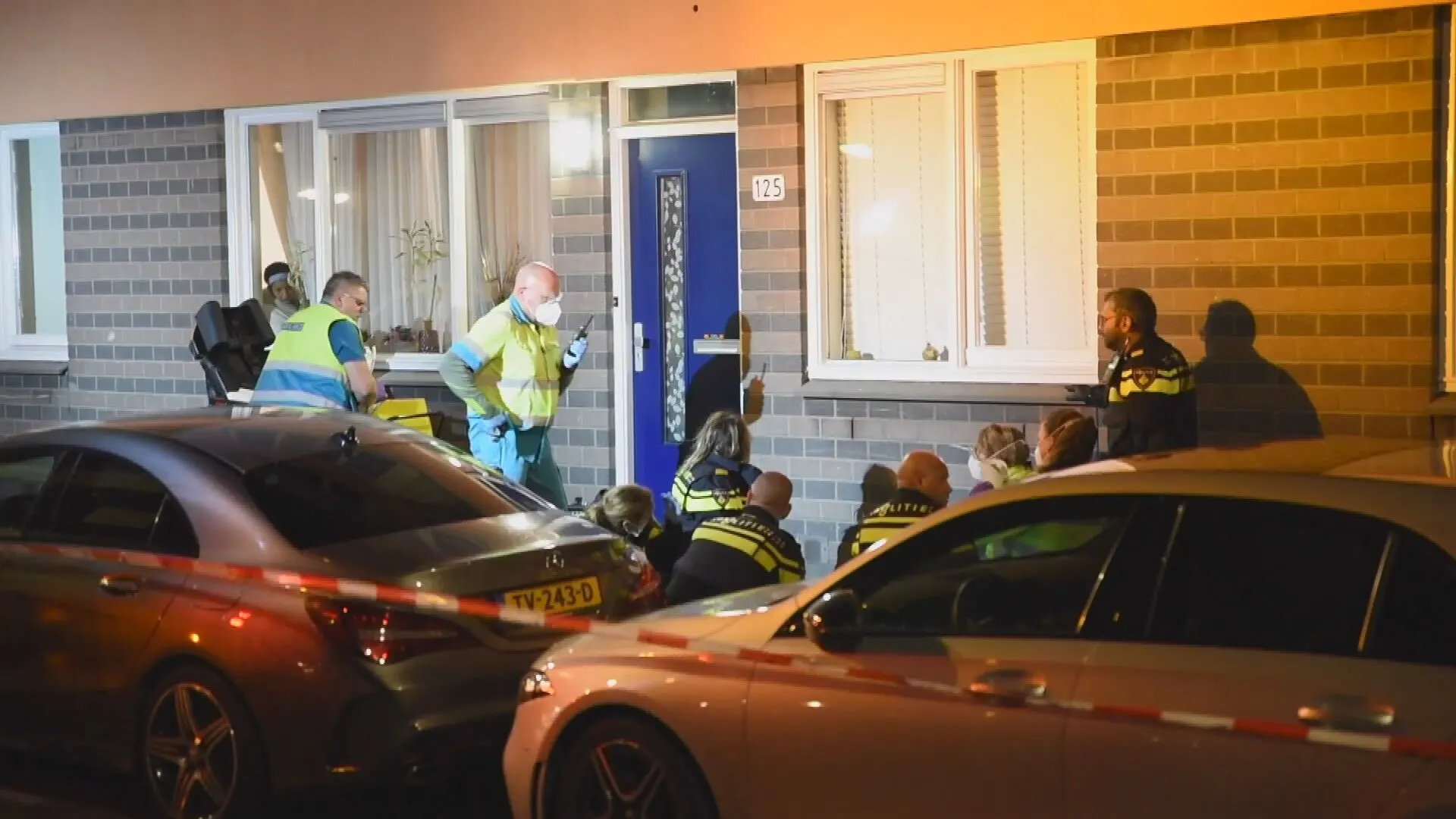 Zwaargewonde man op straat gevonden in Rotterdam, drie aanhoudingen